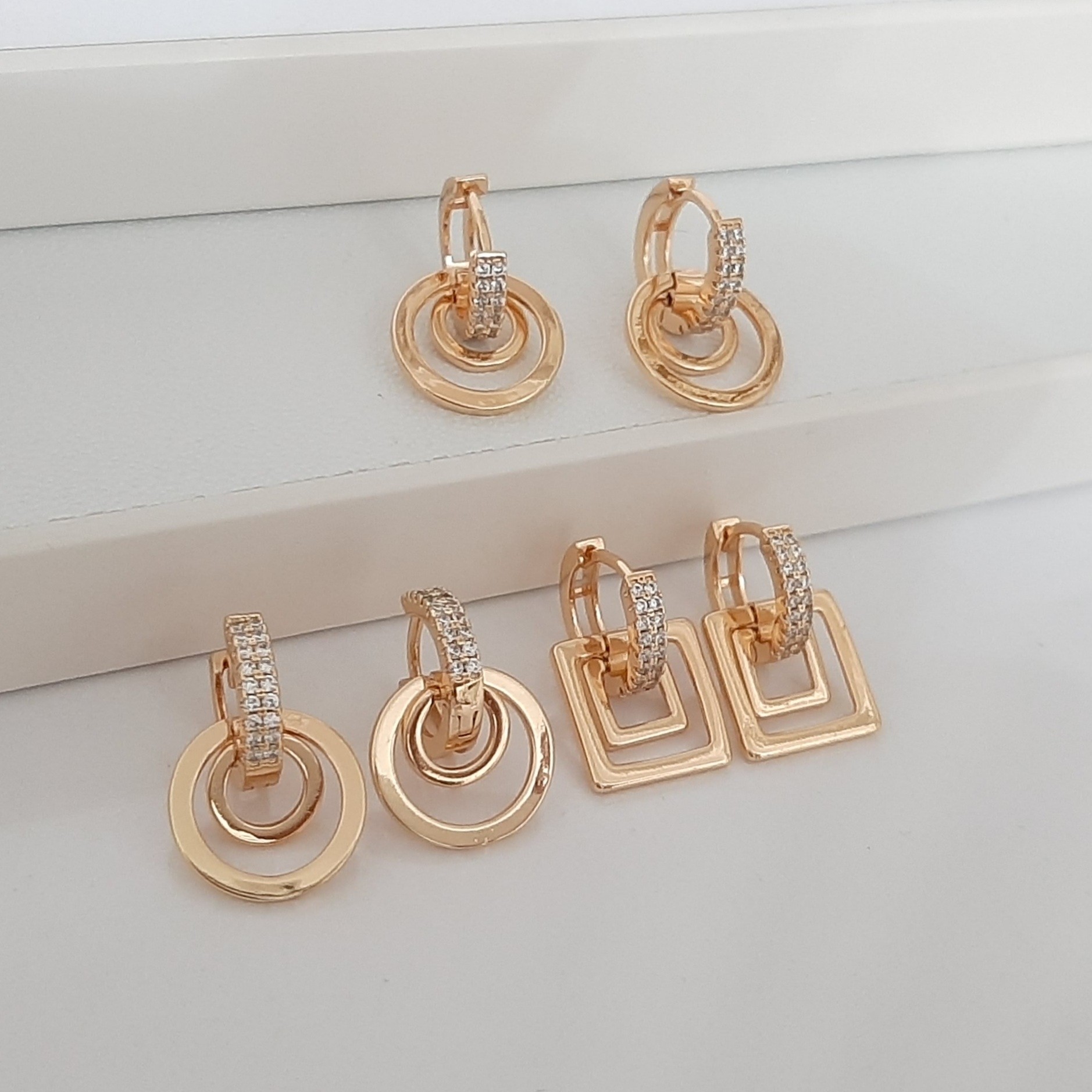 گوشواره رنگ ثابت جدید با آبکاری طلا جفتی 630 تومن ورق بزنید لطفا