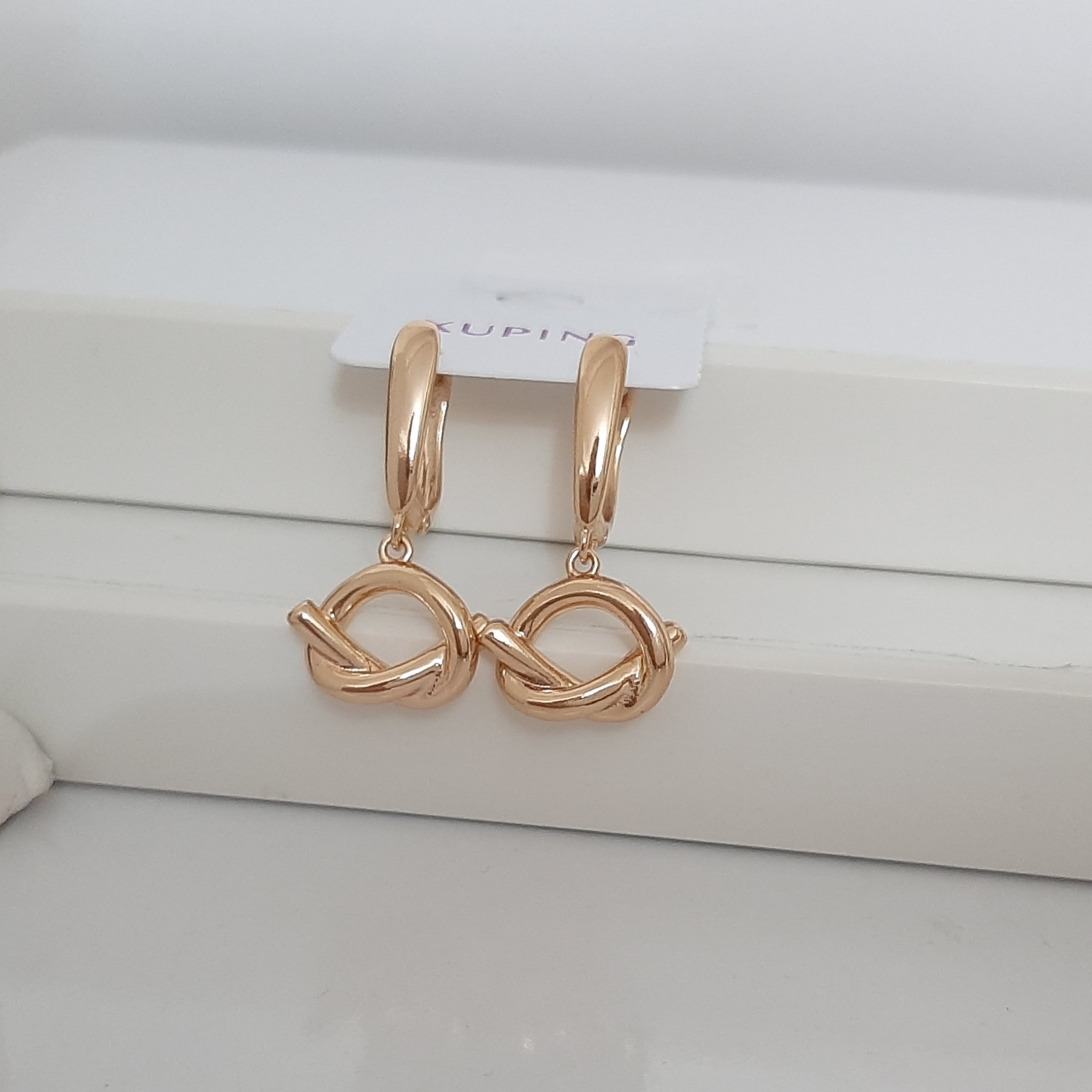 گوشواره ژوپینگ کاملا رنگ ثابت با طلا مونمیزنه و مناسب استفاده مدام ورق بزنید لطفا