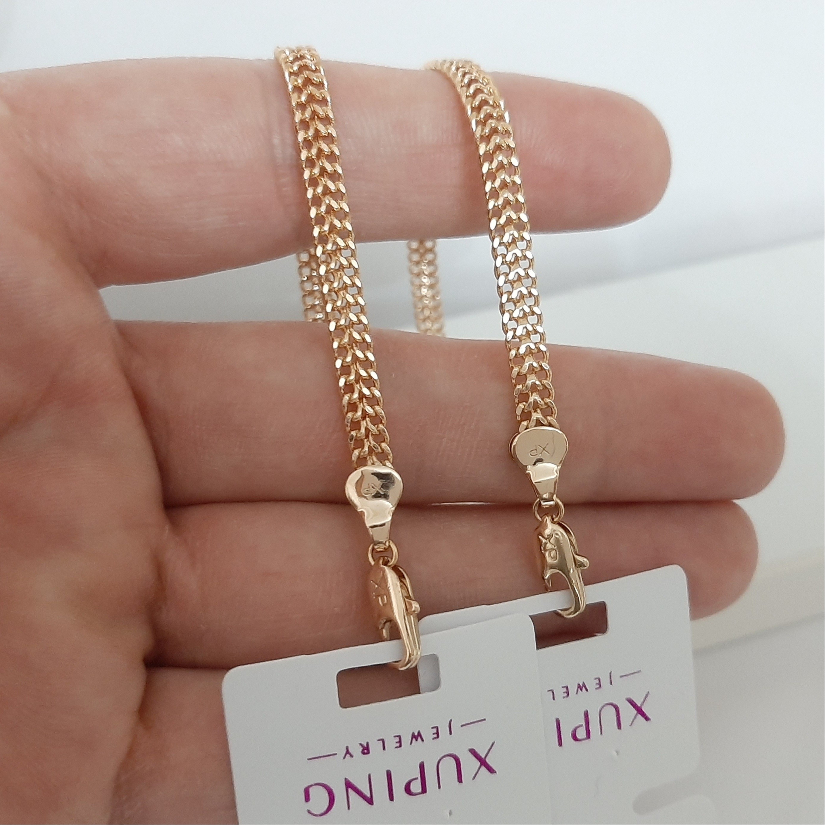 دستبند ژوپینگ رنگ ثابت با آبکاری طلا و مناسب استفاده مدام ورق بزنید لطفا
