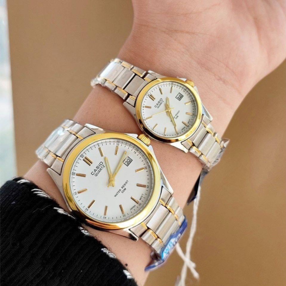 ست ساعت مچی زنانه و مردانه قیمت ست کاسیو استیل تاریخدار موتور ژاپن مارک معروف CASIO نمونه درجه یک ارسال رایگان