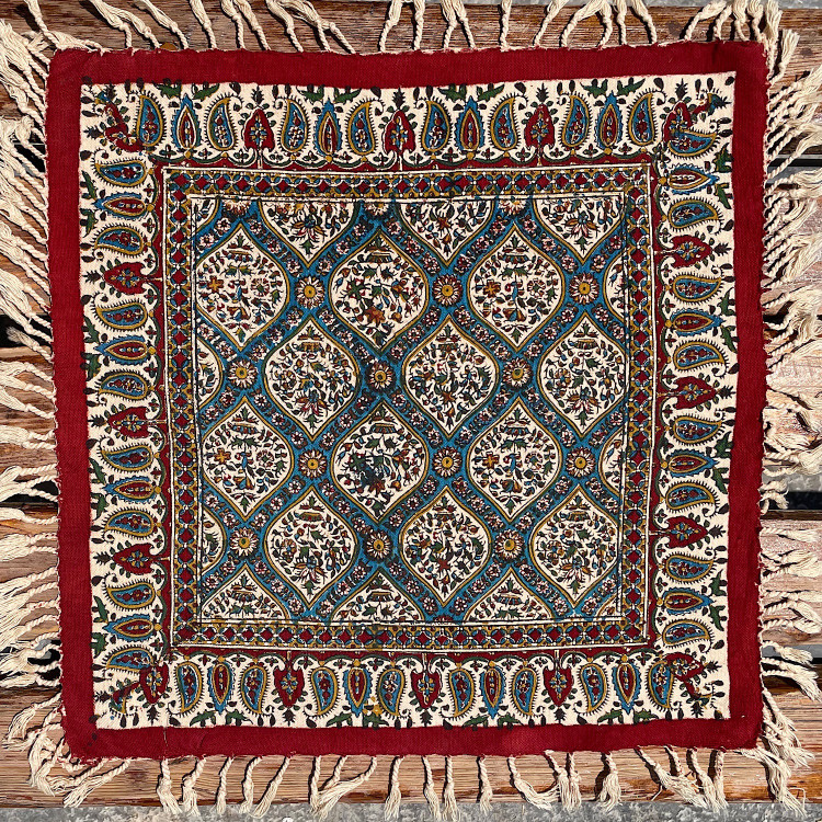 رومیزی عسلی صادراتی قلمکار طرح گنبدی
