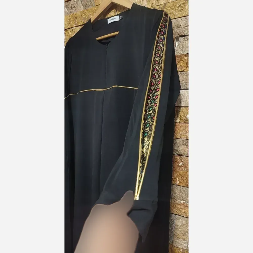 عبا زنانه طرح ملیکا جنس الیزه و خرجکار تافته هندی رنگ مشکی