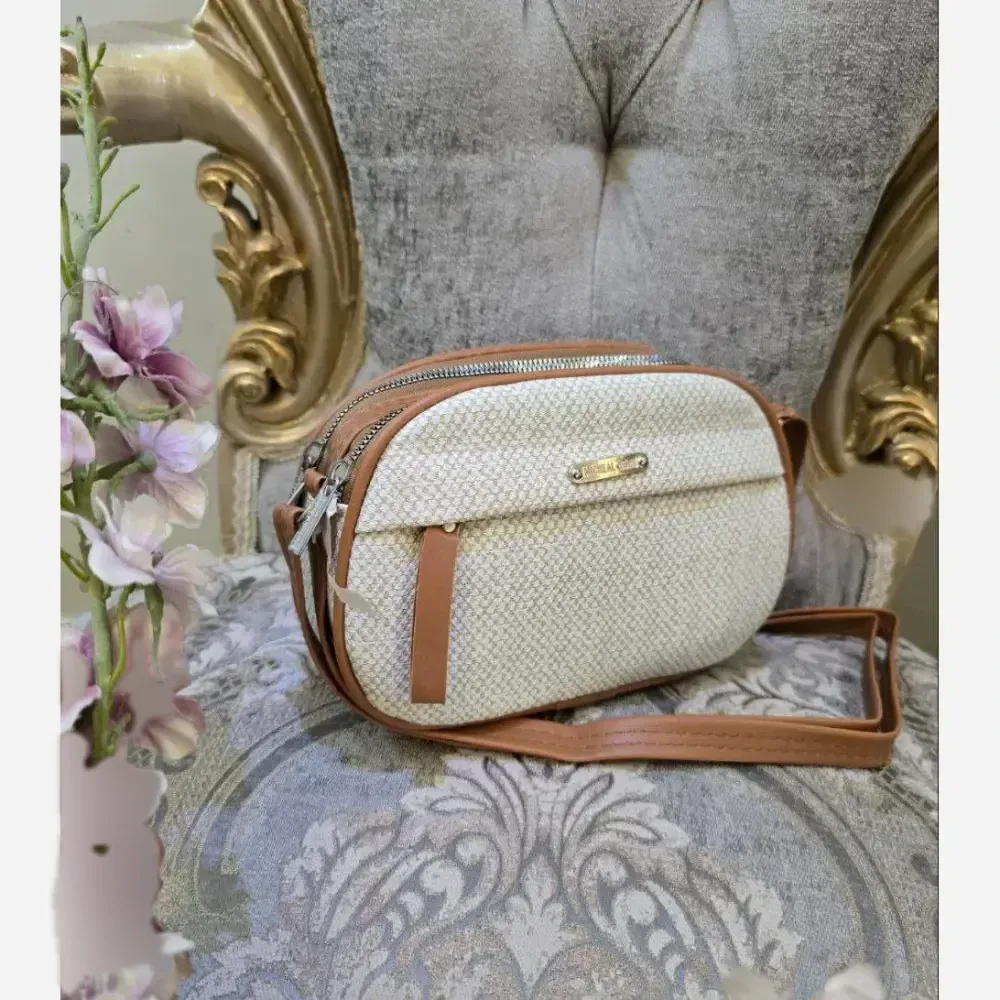 کیف زنانه آیدا جنس چرم طرح کنفی سه خونه (2)