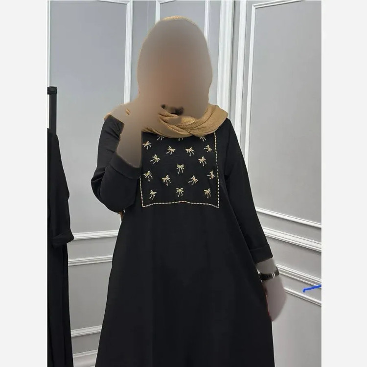 کفتان زنانه گلدوزی شده جنس شانتون رنگ مشکی فری سایز (2)