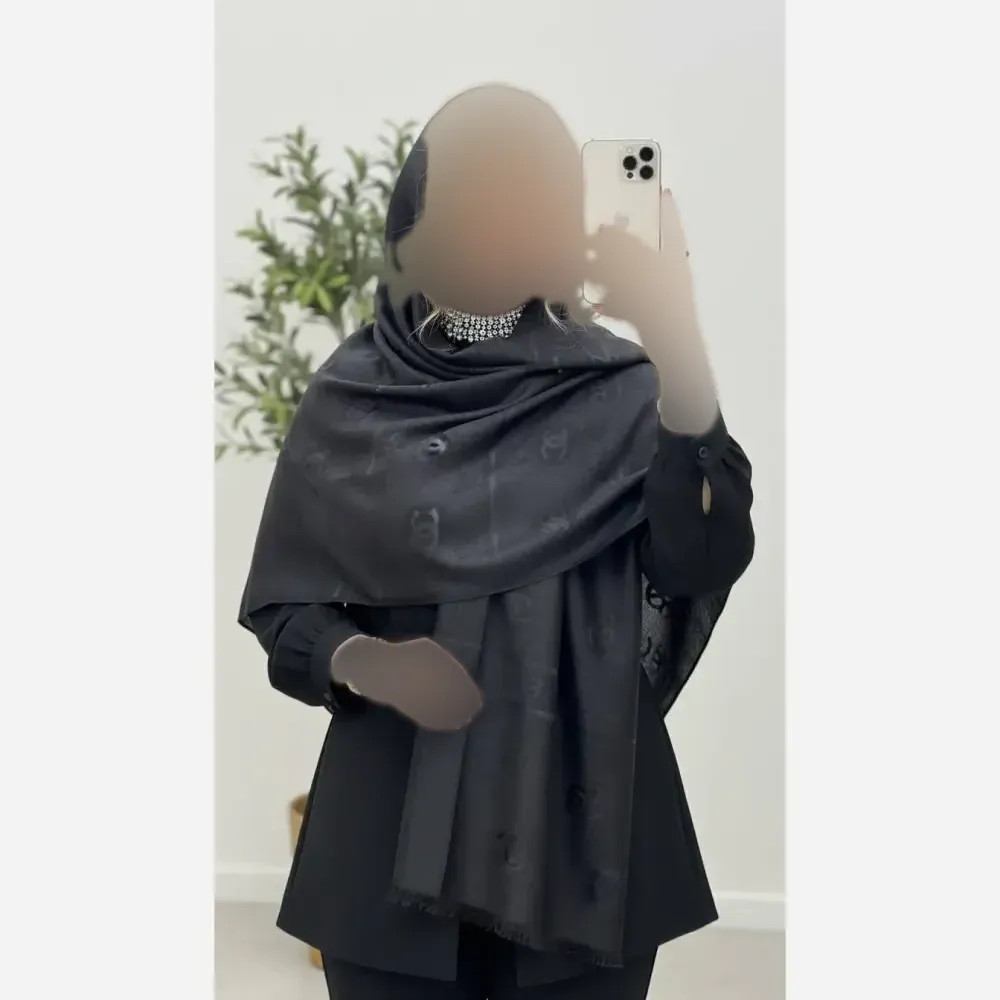 شال دورو شاینا جنس نخ سانسور لمه ابعاد 195 در 65 سانتیمتر