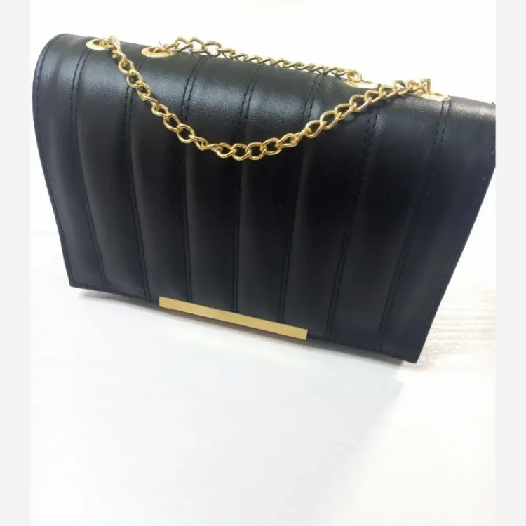 کیف لنسر چرم مشکی ابعاد 23 در 14 سانتیمتر