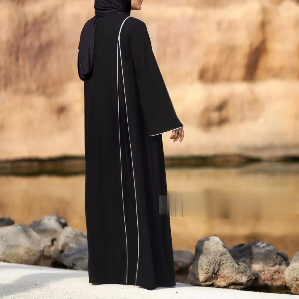 عبای زنانه مدل لاله جنس سوپر الیزه جلوبسته با مغزی دوزی