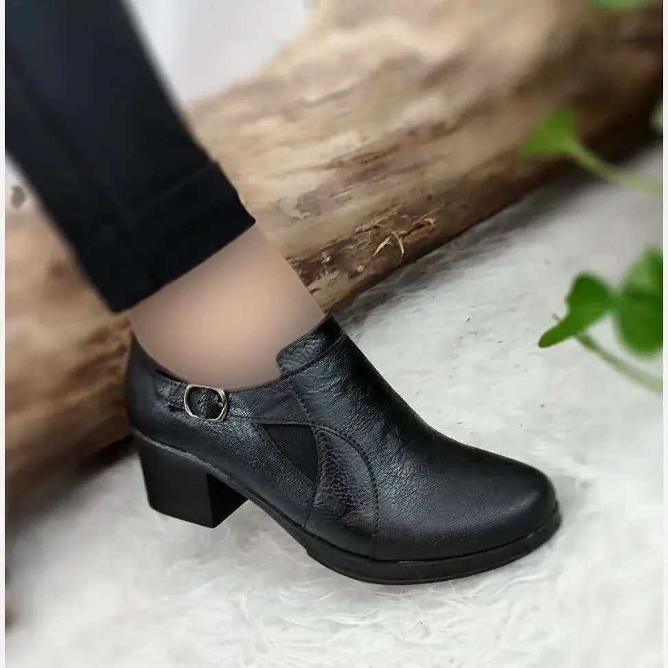 کفش طبی اداری زنانه چرم مدل حلما پاشنه 5 سانت رنگ مشکی