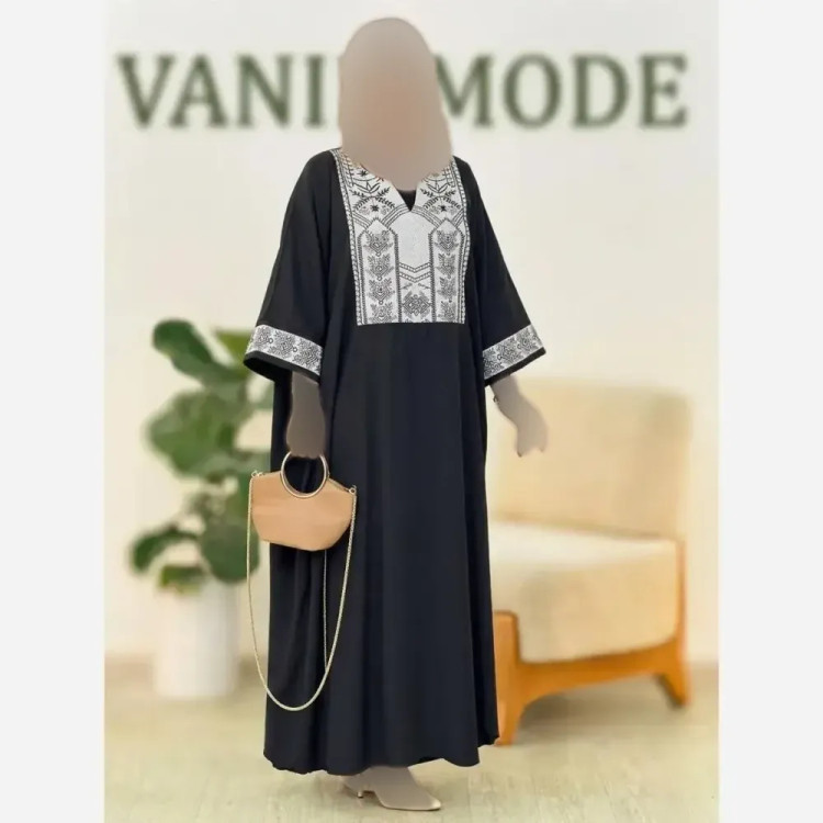 عبای زنانه مدل آلکا جنس داکرون سوزندوزی رنگ مشکی فریسایز