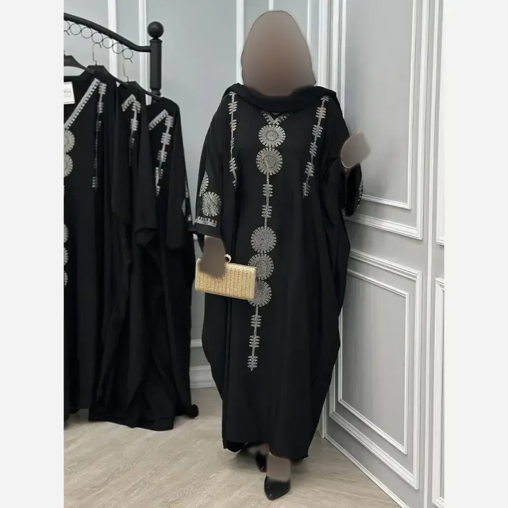 عبایی خلیجی مشکی جنس الیزه فری سایز 38 تا 52 با بند تنظیم سایز