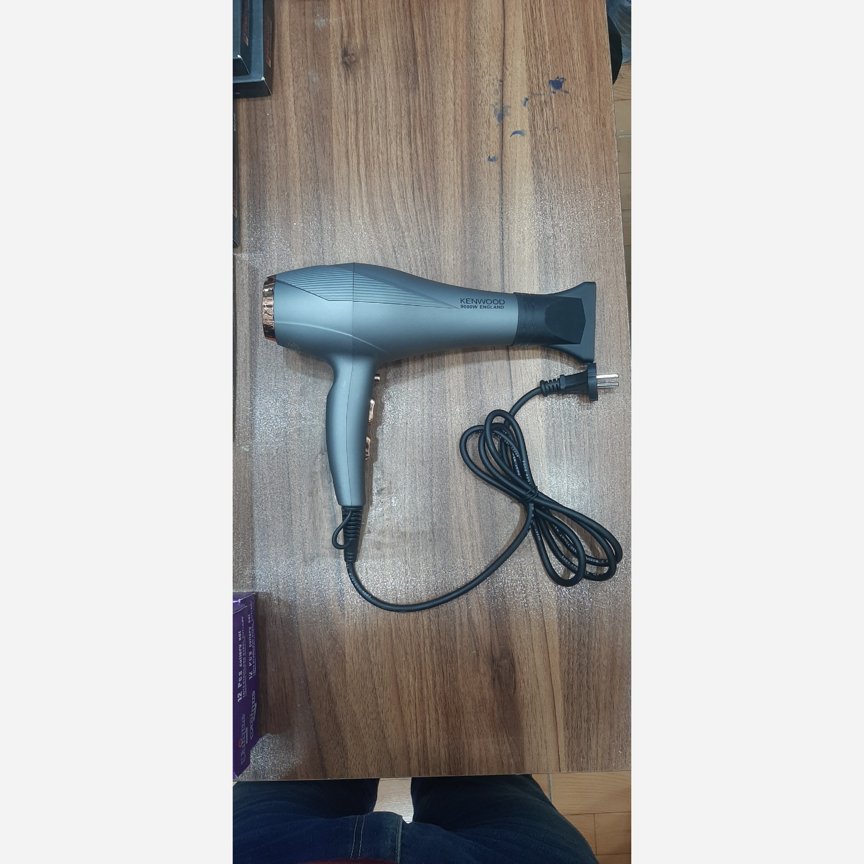 سشوار فلیپس حرفه ای 9000 وات مدل PH-1014 رنگ مشکی موتور سنگین ویژه سالن