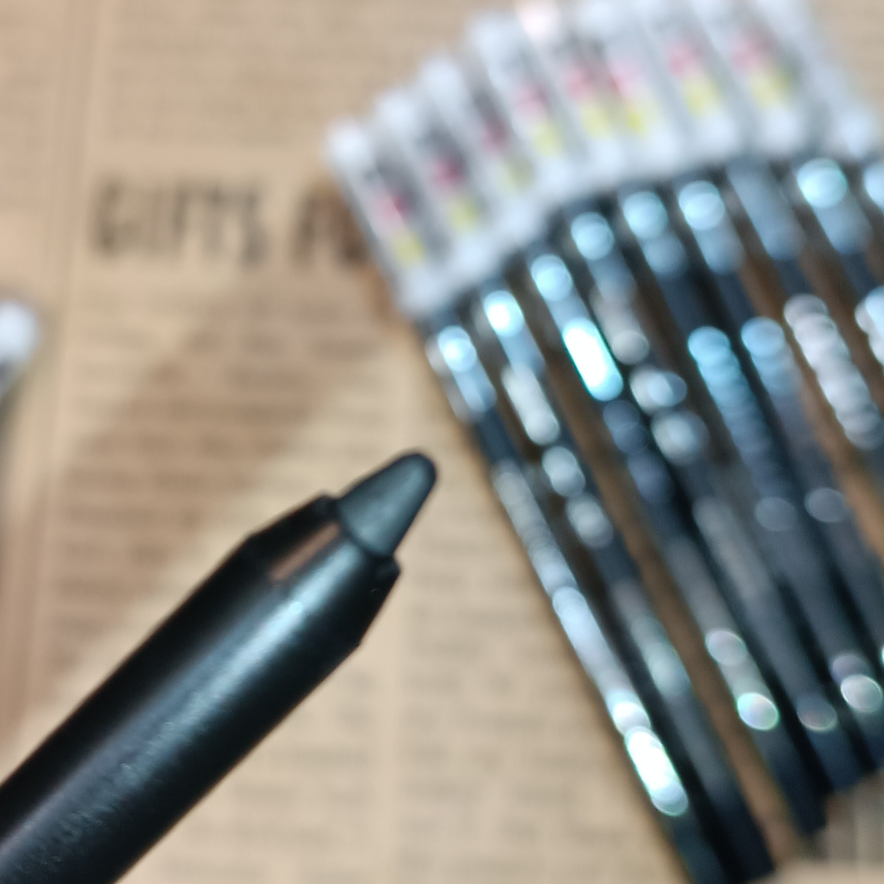 مداد چشم گیاهی یورن استخری آلمانی Yorn eyeliner pencil خط چشم