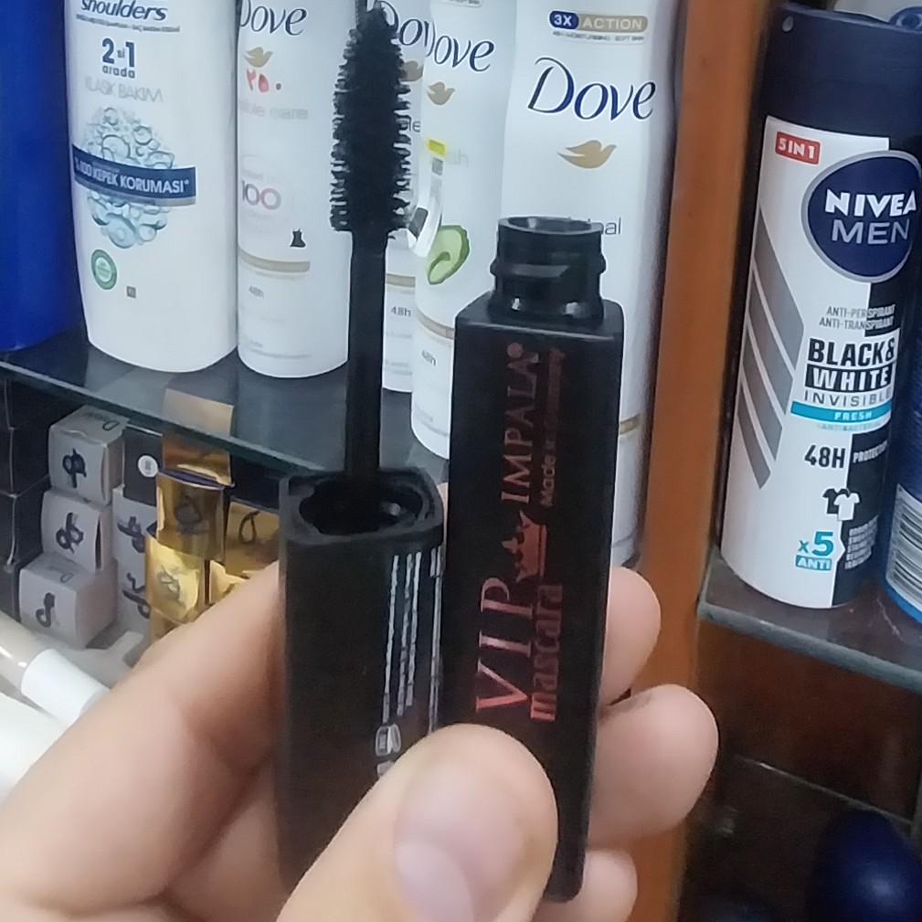 ریمل آلمانی وی ای پی حجم دهنده و بلند کننده کیفیت بی نظیر بدون سیاهی و ریزش بدون چسبندگی عمر طولانی ماندگاری بالا