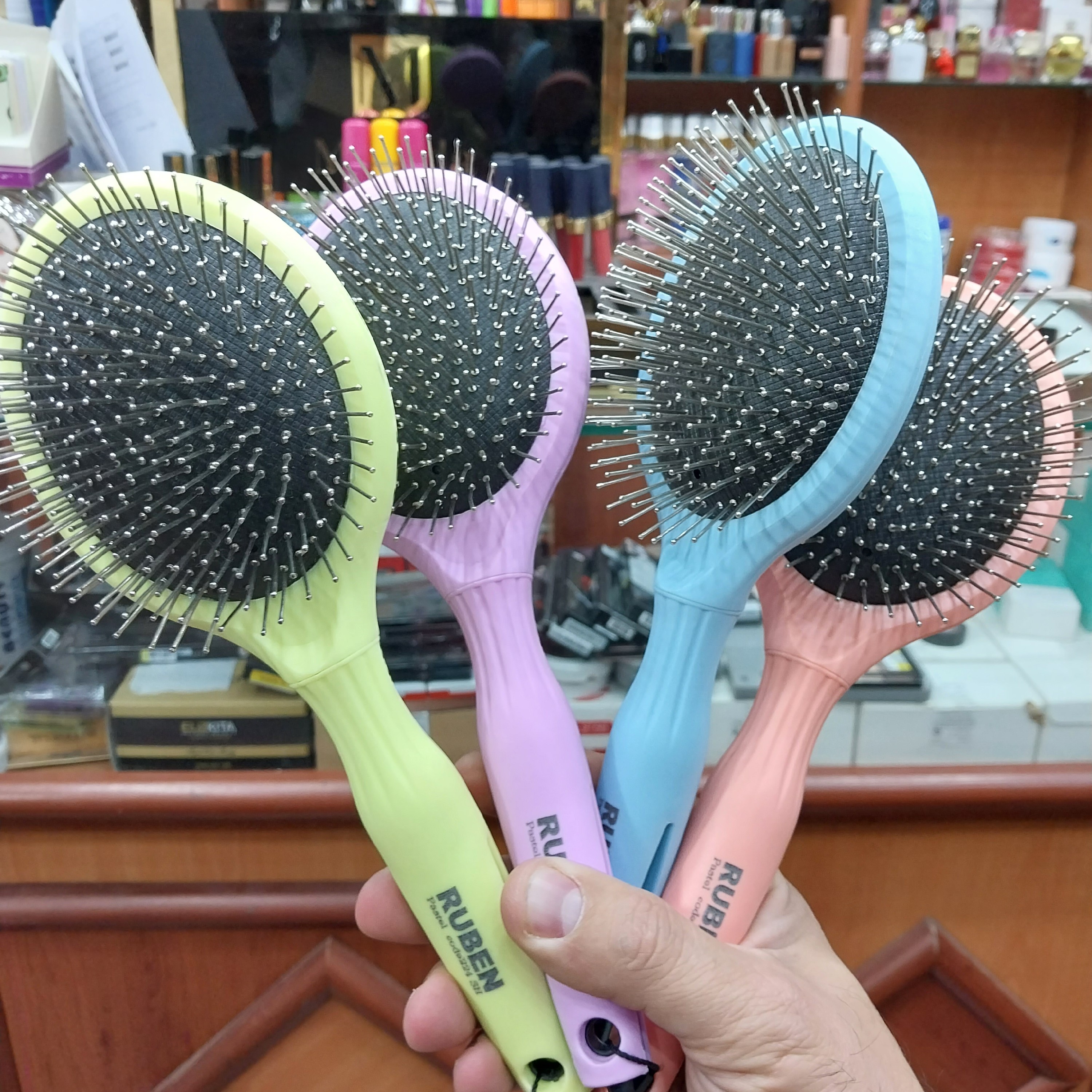 برس سیمی روبن کیفیت بالا در 3 رنگ پرفروش و جذاب داری شانه جمه آوری مو از داخل برس و میخ جدا کننده فرق سر و جداسازی