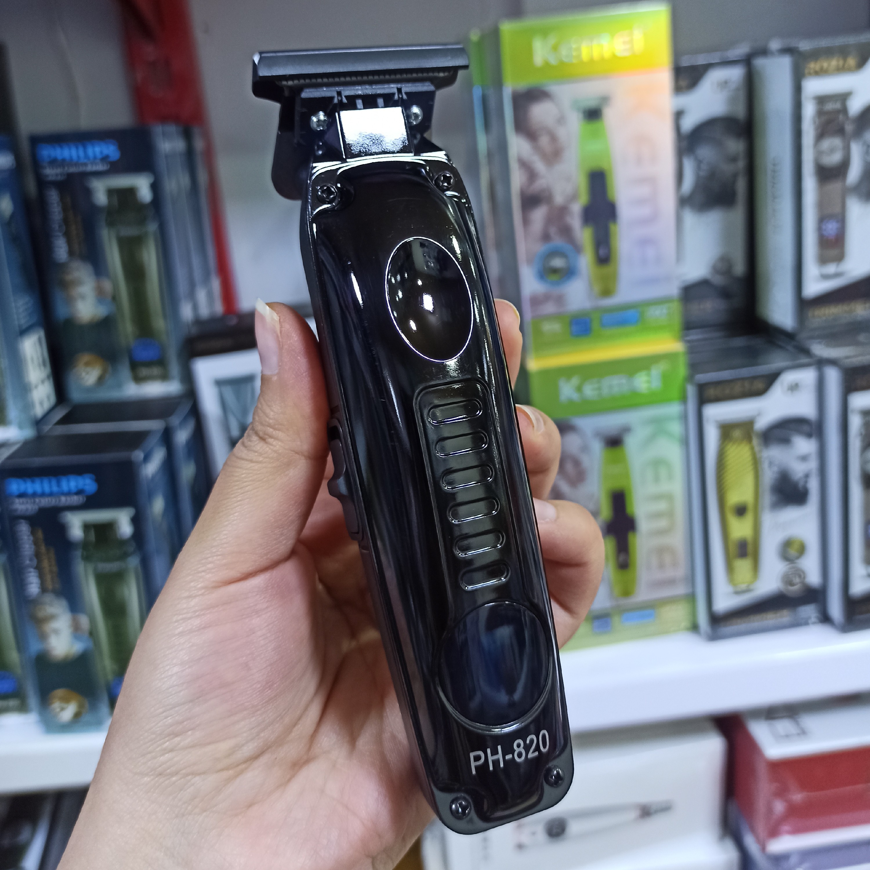صفر زن صورت و بدن مارک فلیپس اصلی PHILIPS PROFESSIONAL 820 شارژی و مستقیم برق دیجیتالی و نمایشگر درصد باتری
