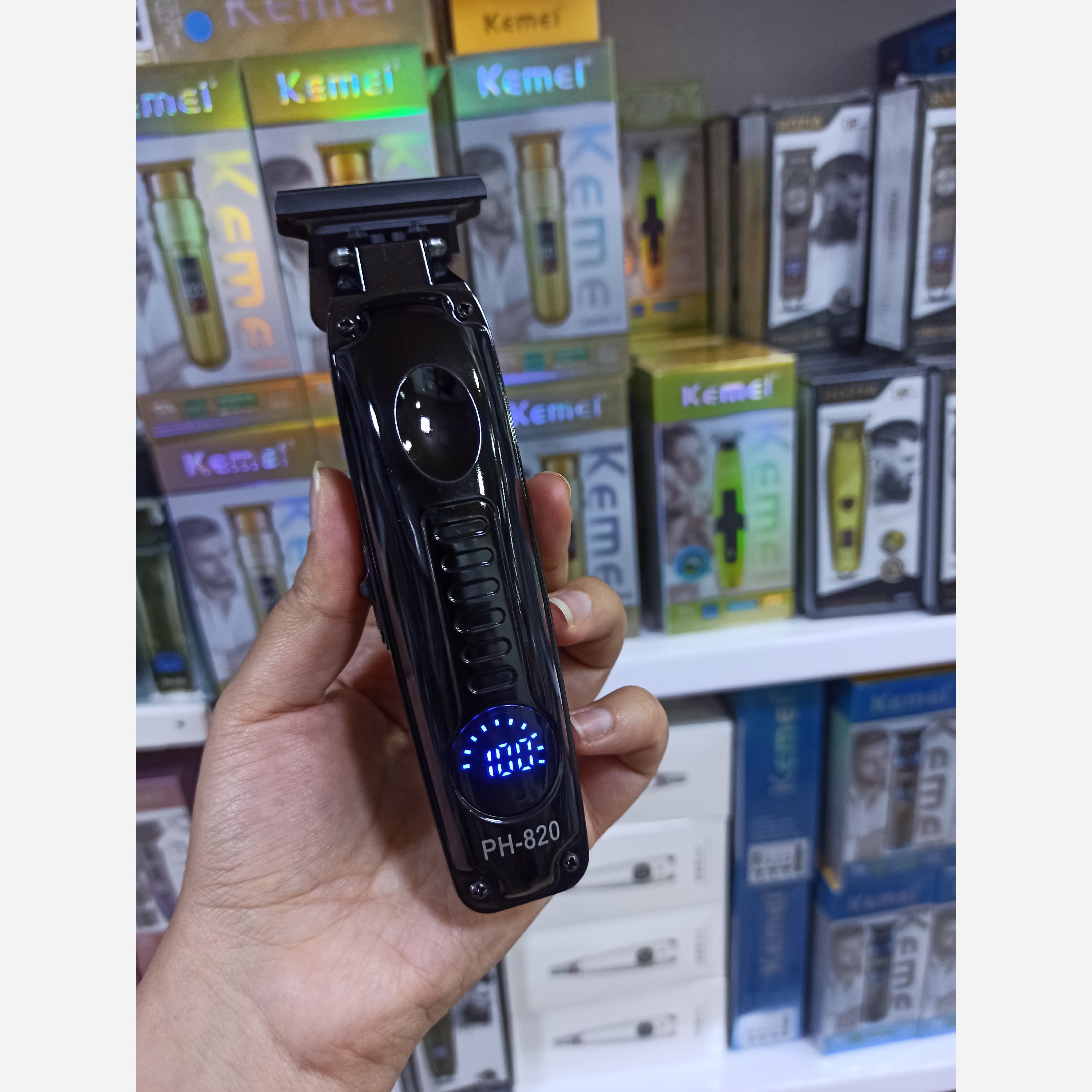 صفر زن صورت و بدن مارک فلیپس اصلی PHILIPS PROFESSIONAL 820 شارژی و مستقیم برق دیجیتالی و نمایشگر درصد باتری