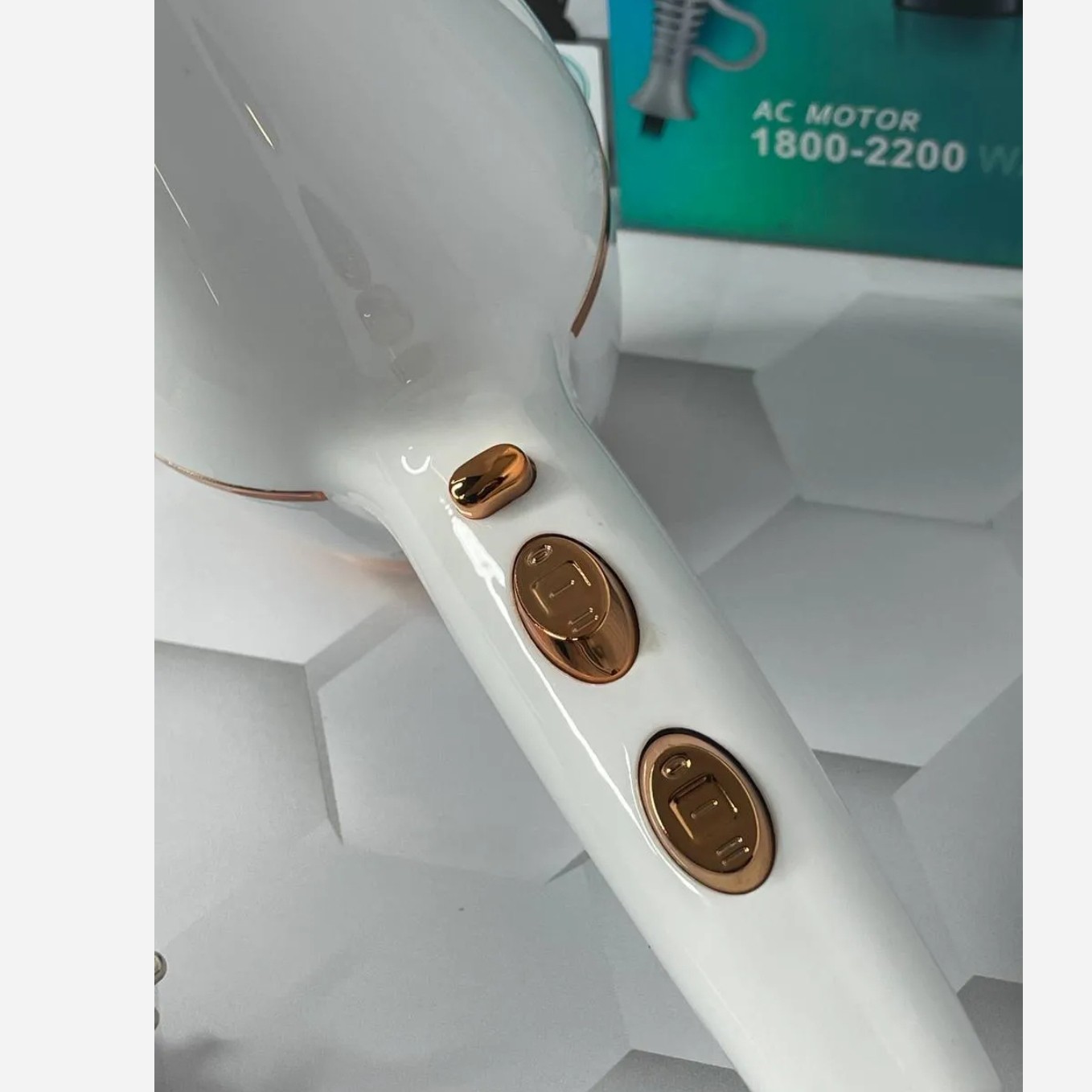 سشوار حرفه ای وی جی ار مدل VGR V-414 VGR V-414 HAIRDRYER