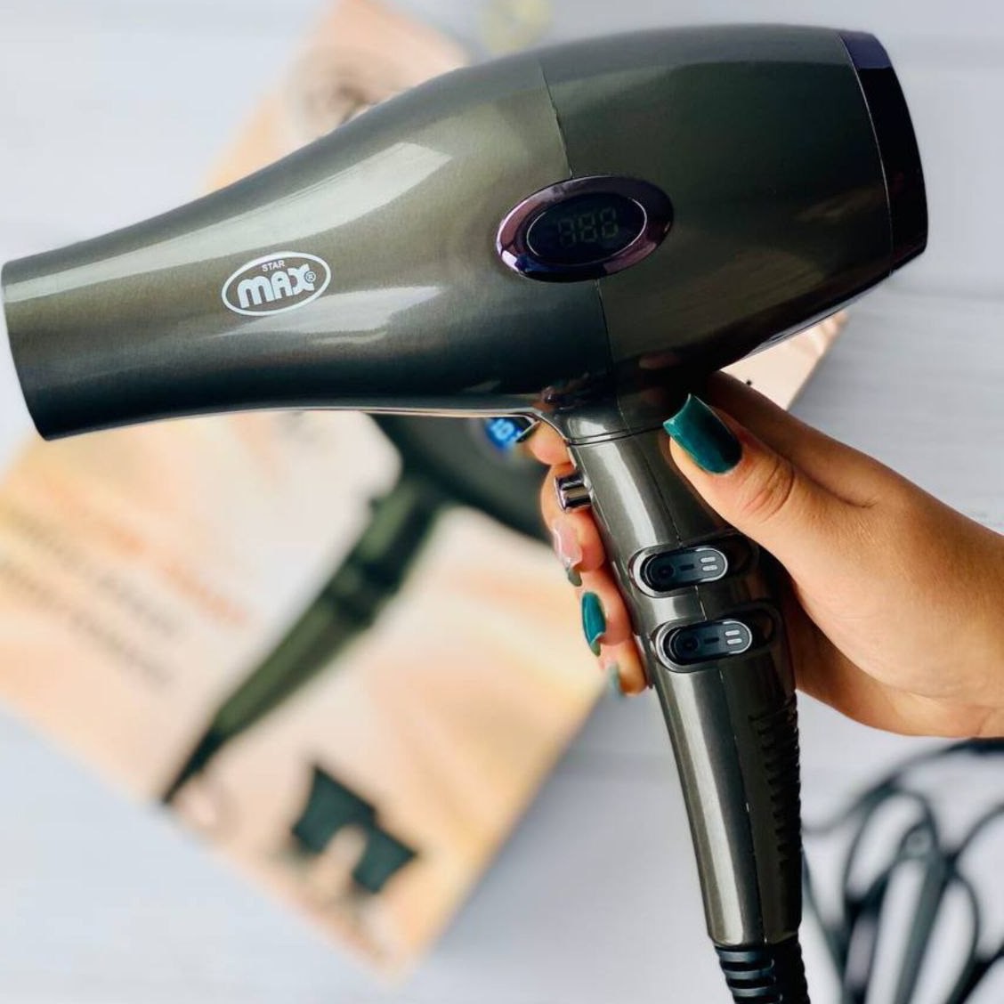 سشوار حرفه ای 2500وات استار مکس مدل SM-4450.