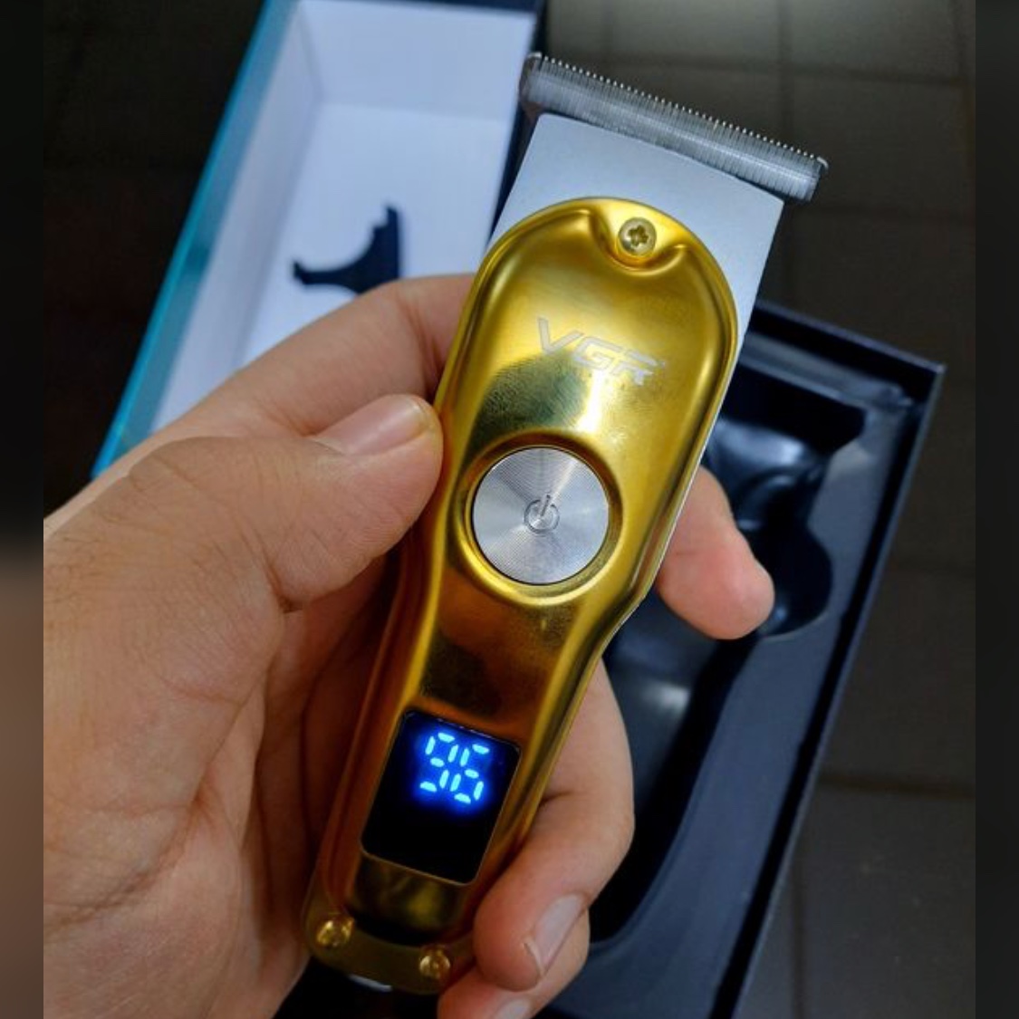 ماشین اصلاح موی سر و صورت وی جی ار مدل V-290