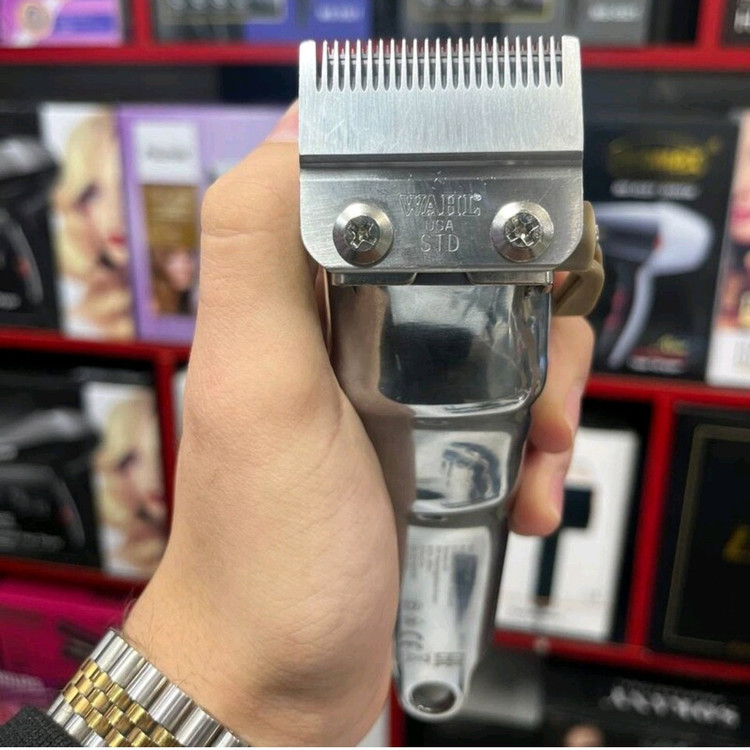 شروع تخفیفات یک هفته ای ماشین اصلاح وال سینور ساخت کشور آمریکا روی تیغه USA و WAHL حک شده