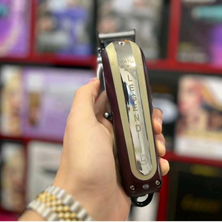 ماشین اصلاح وال لجند سفارش اروپا روی تیغه USA و WAHL حک شده