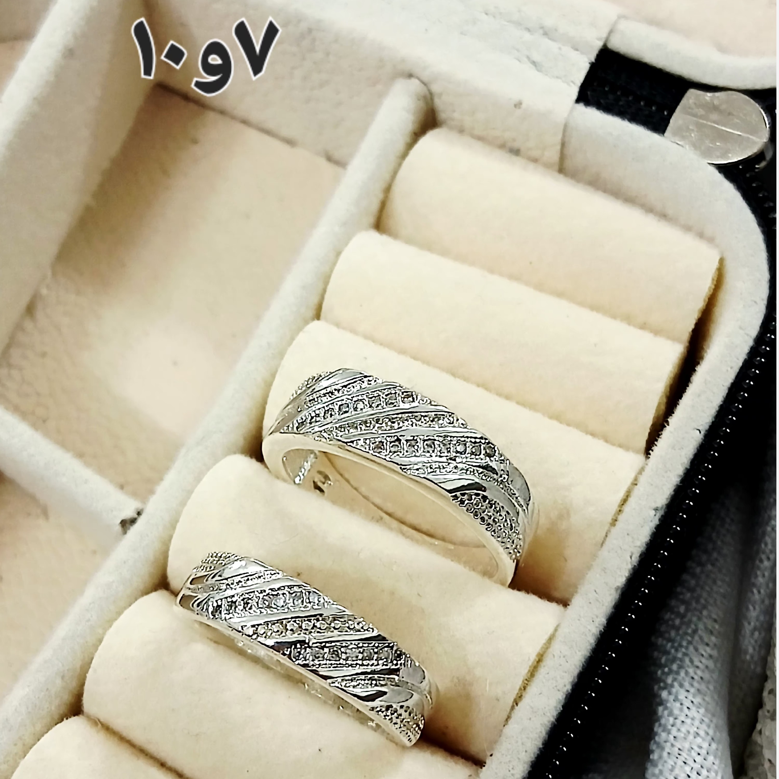 حلقه ست نقره ای طرح نقره نگین دار خاص و شیک درجه یک سایز 7و10 خاص و شیک