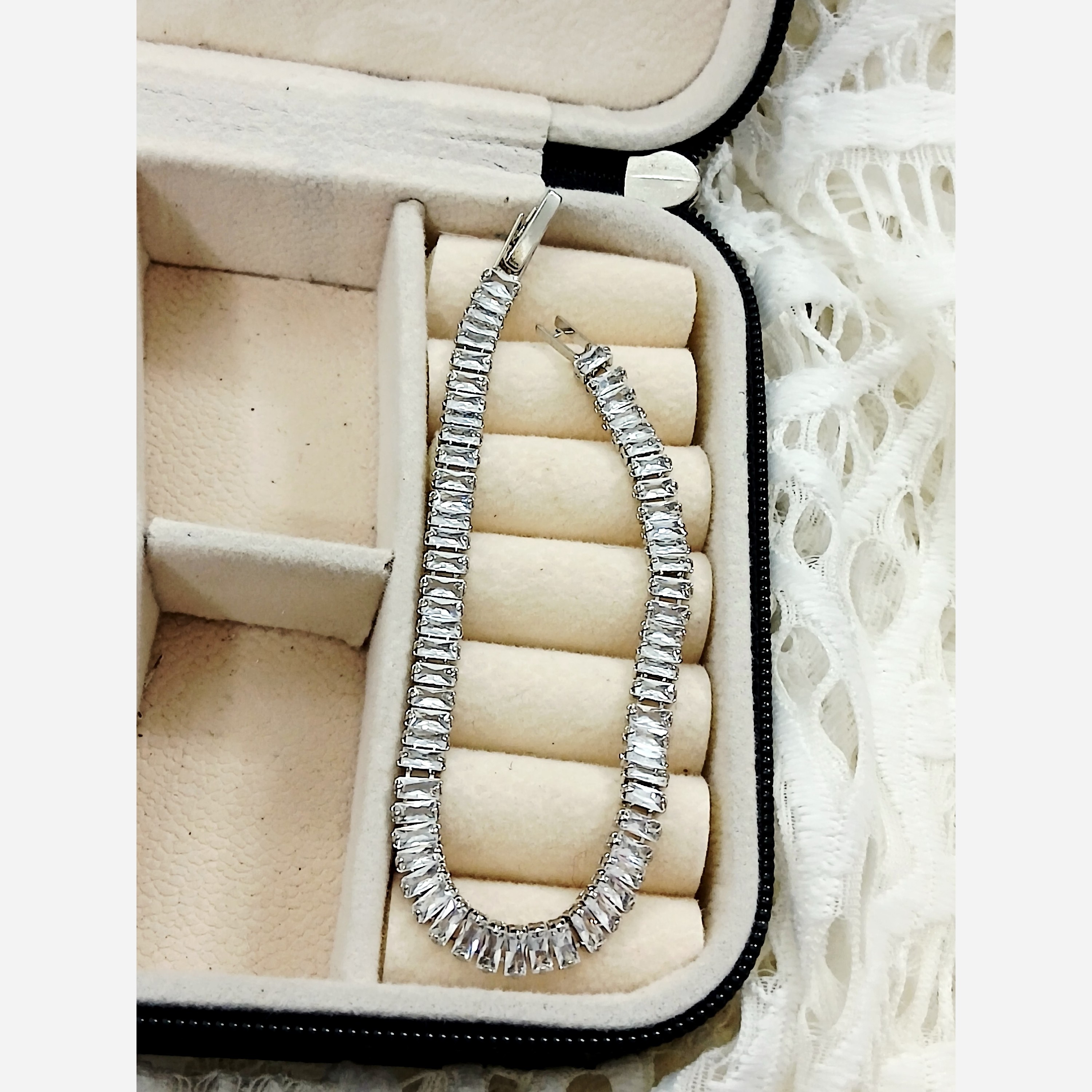 دستبند تنیسی نقره ای نگین دار خاص