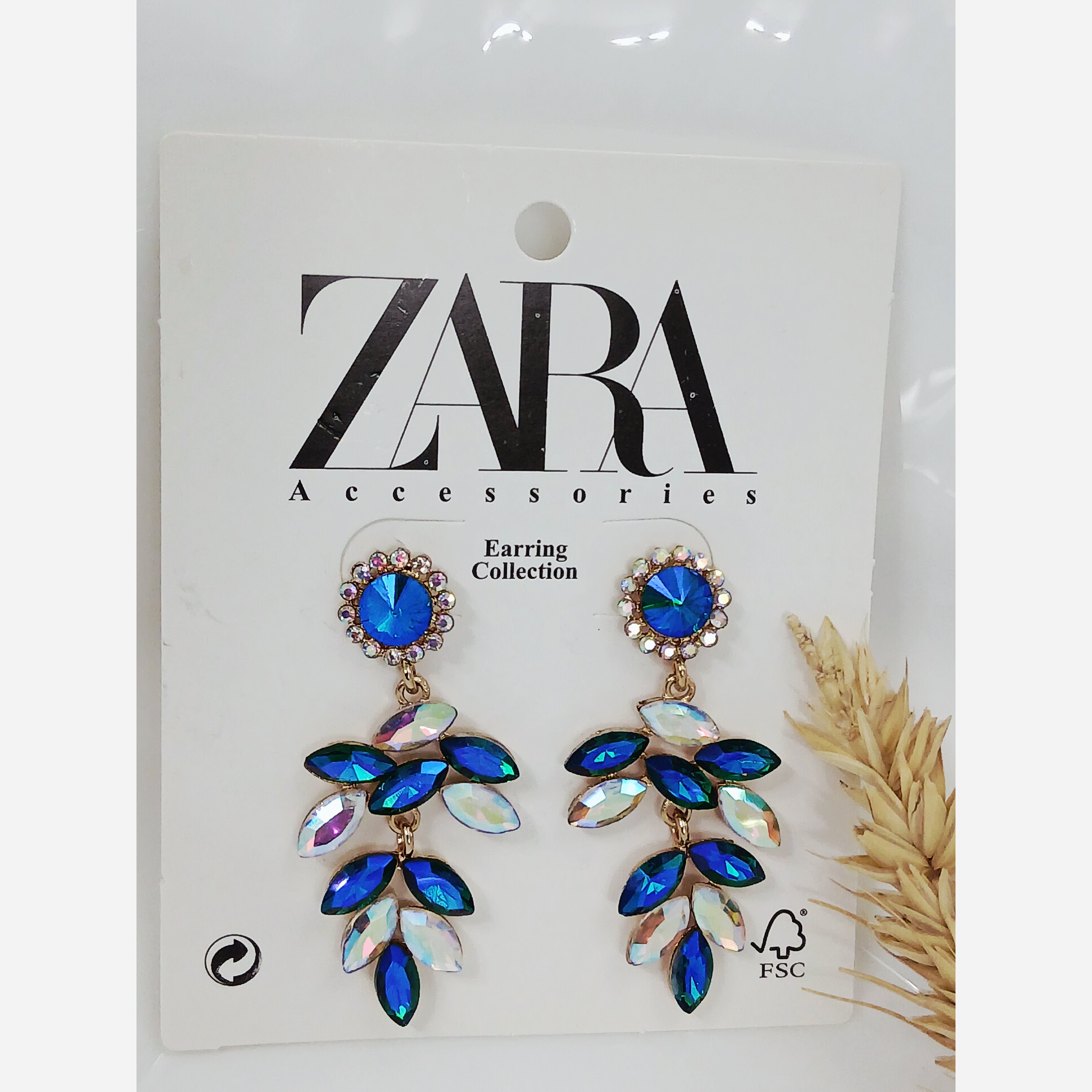 گوشواره زارا آویز پر نگین جواهری خاص