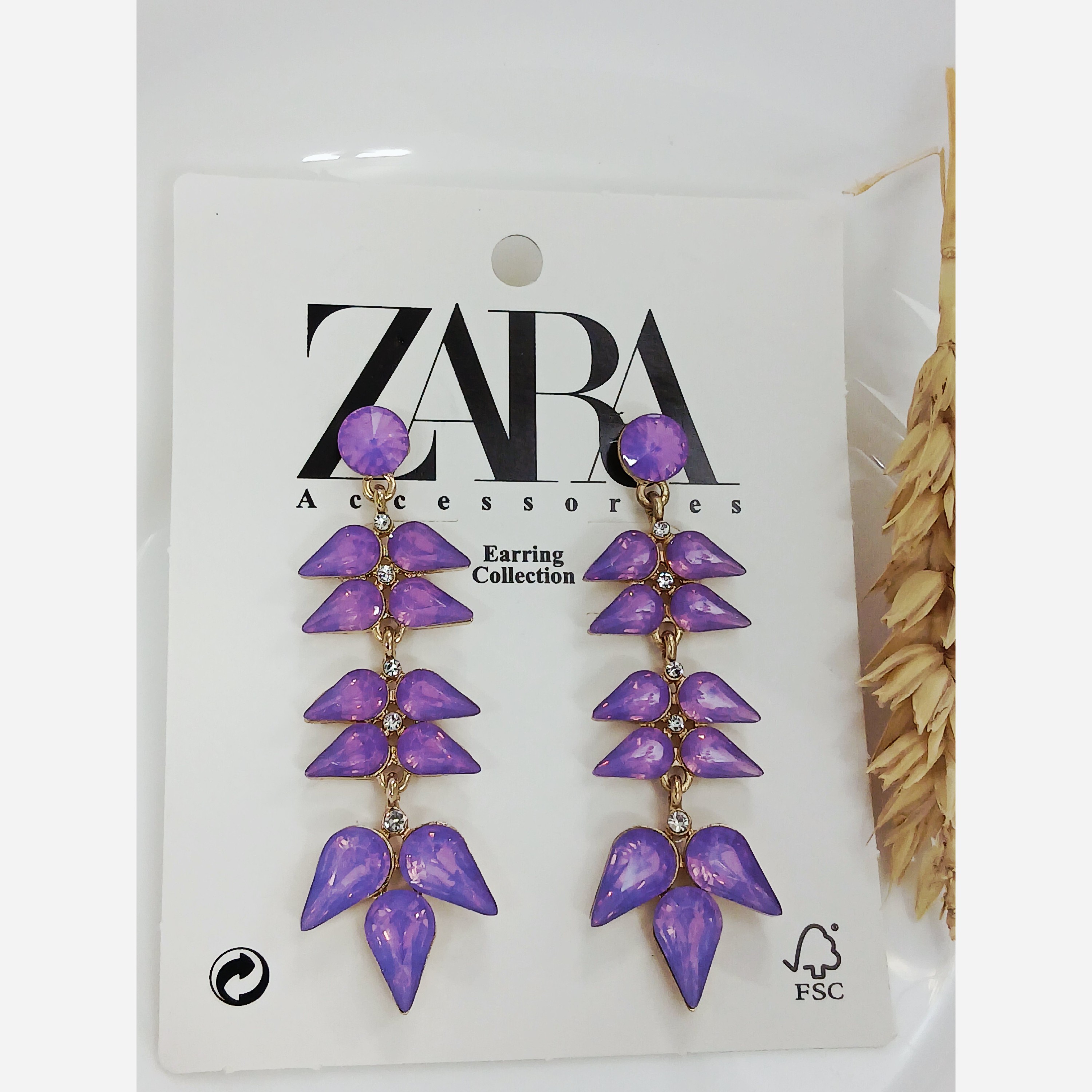 گوشواره زارا فانتزی جواهری خاص و شیک