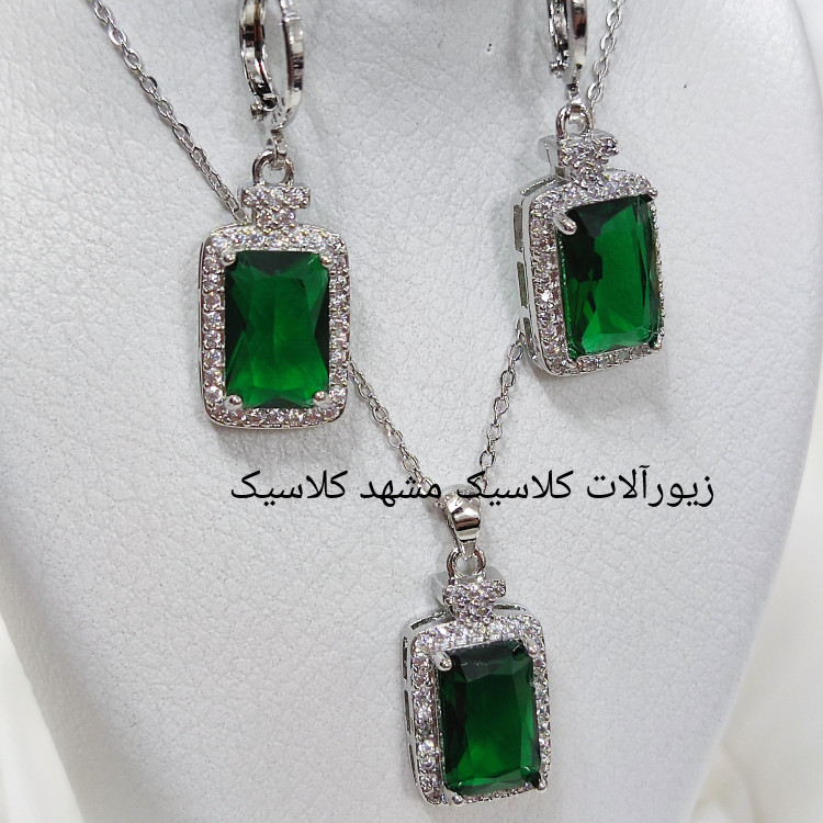 نیم ست نقره ای مربع نگین سبز طرح نقره