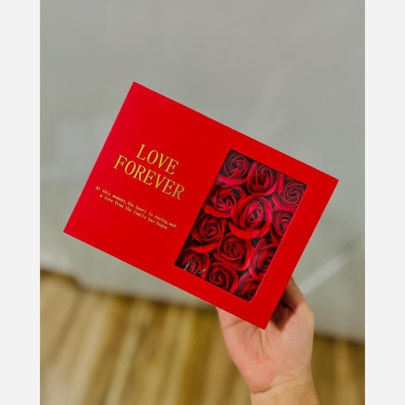 گردنبند مرواریدعشق باکس گل رز 12تایی گالری زیمبا