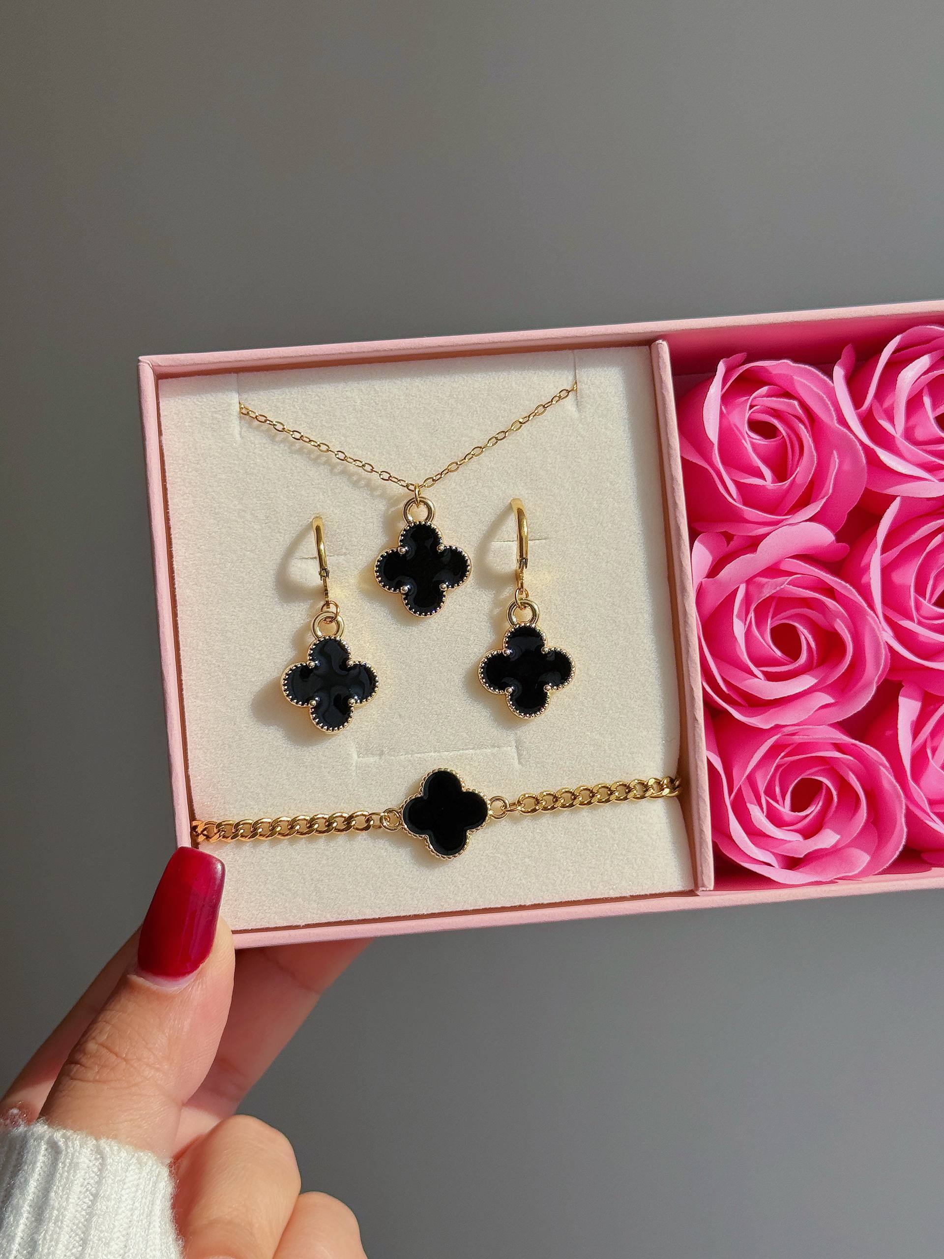 جعبه کادو رزباکس 6 گل معطر