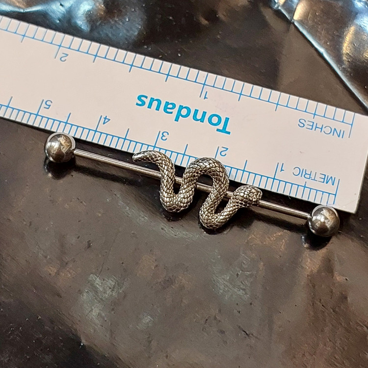پیرسینگ مار پیرسینگ گوش محوری پیرسینگ محوری استیل پیرسینگ industrial