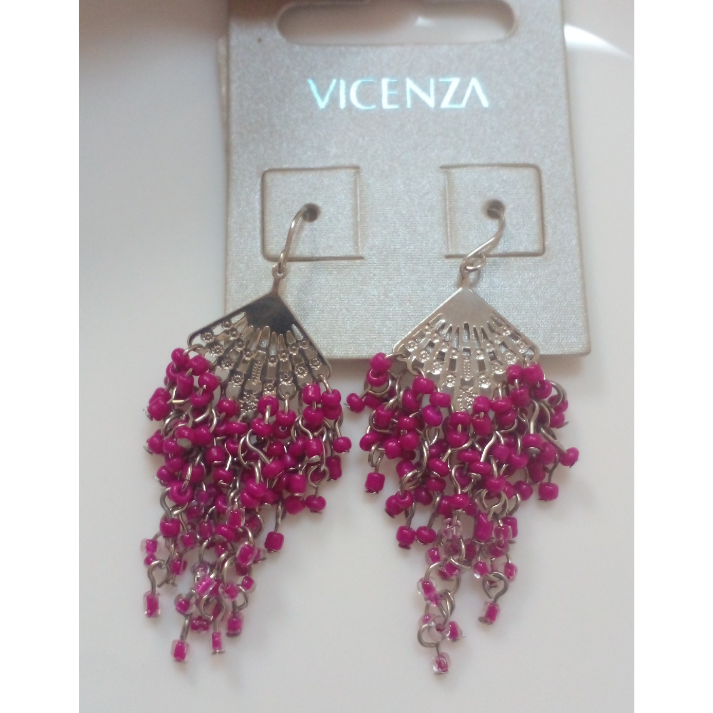 گوشواره دخترانه عصایی با آویزهای صورتی از برند VICENZA