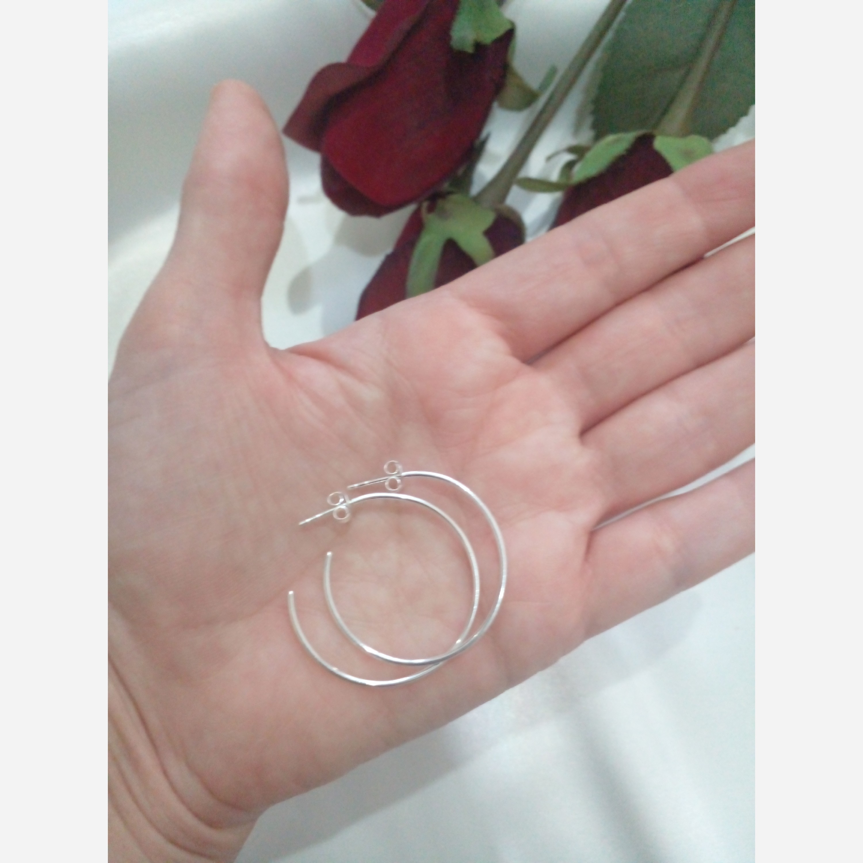 گوشواره حلقه ایی نقره در دوسایز با حک عیار 925
