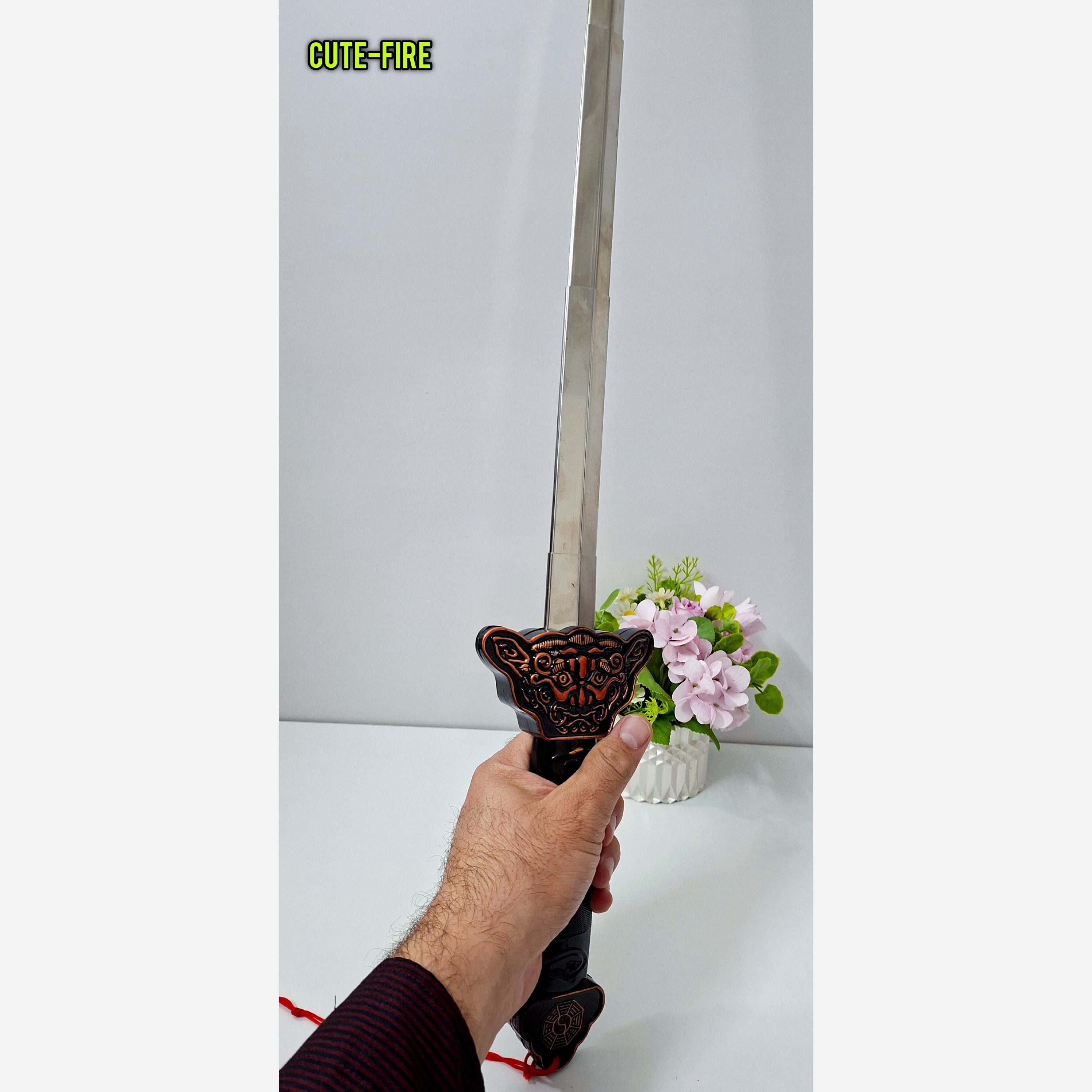 اسباب بازی شمشیر تاشو فلزی سایز بزرگ 83 سانت وارداتی