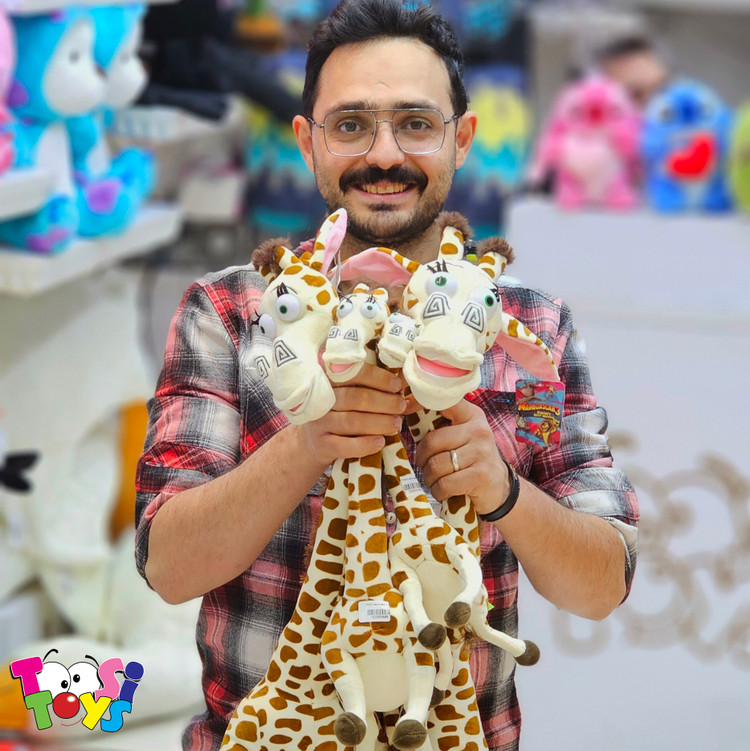 عروسک زرافه ماداگاسکار