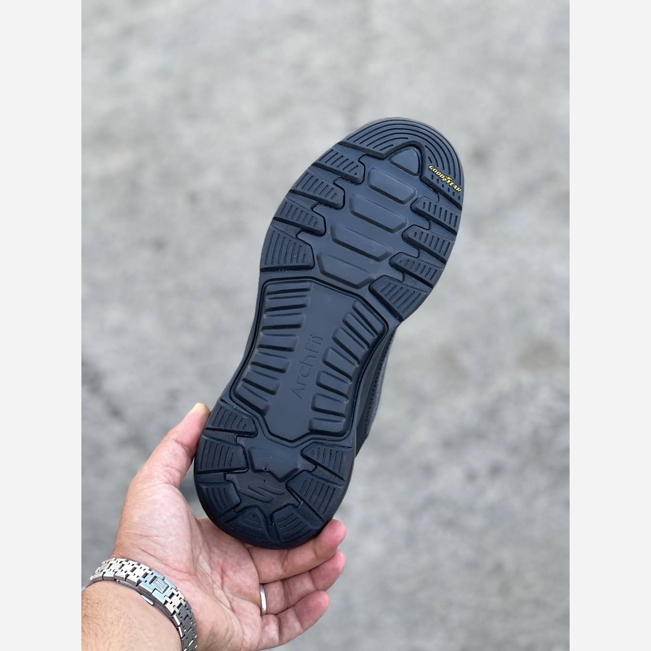 اسکیچرز مردانه مدل go walk مناسب طبیعتگردی