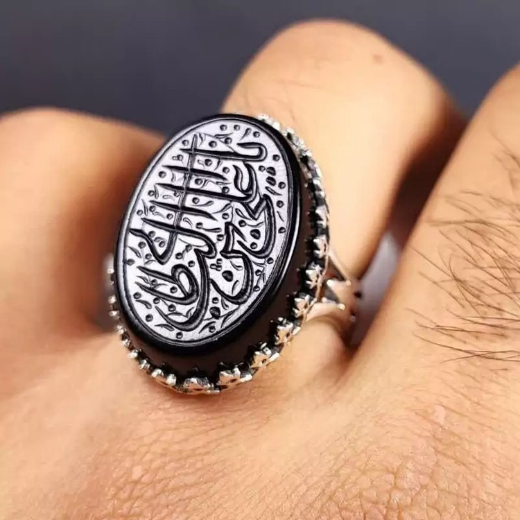 انگشتر نقره عقیق مردانه مدل سرنیزه طرح حکاکی یا علی ابن ابی طالب کد 6040