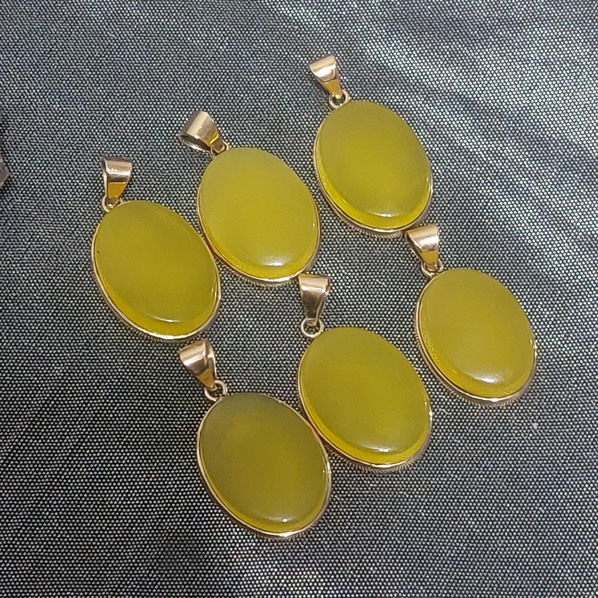 گردنبند عقیق شرف الشمس اصل با قاب طلاروس