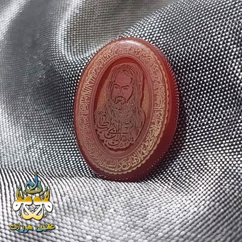 نگین عقیق قرمز اصل حکاکی شمایل حضرت علی و آیت الکرسی