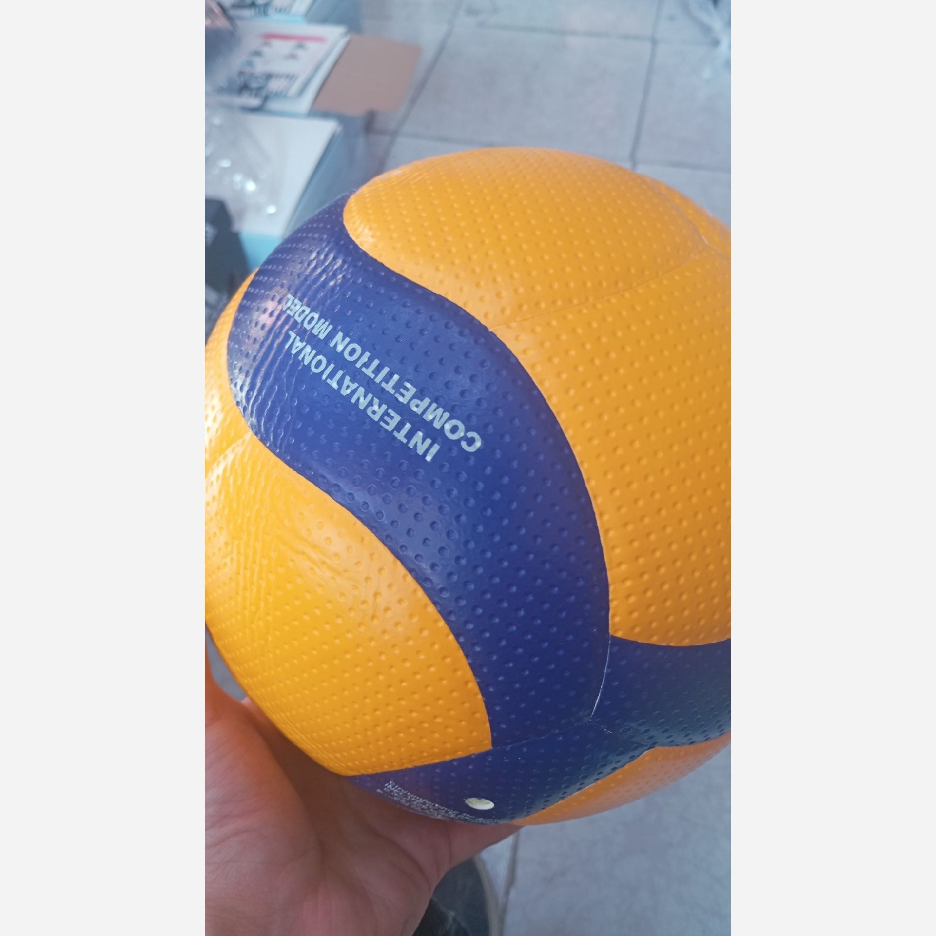 توپ والیبال میکاسا اورجینال مدل v300