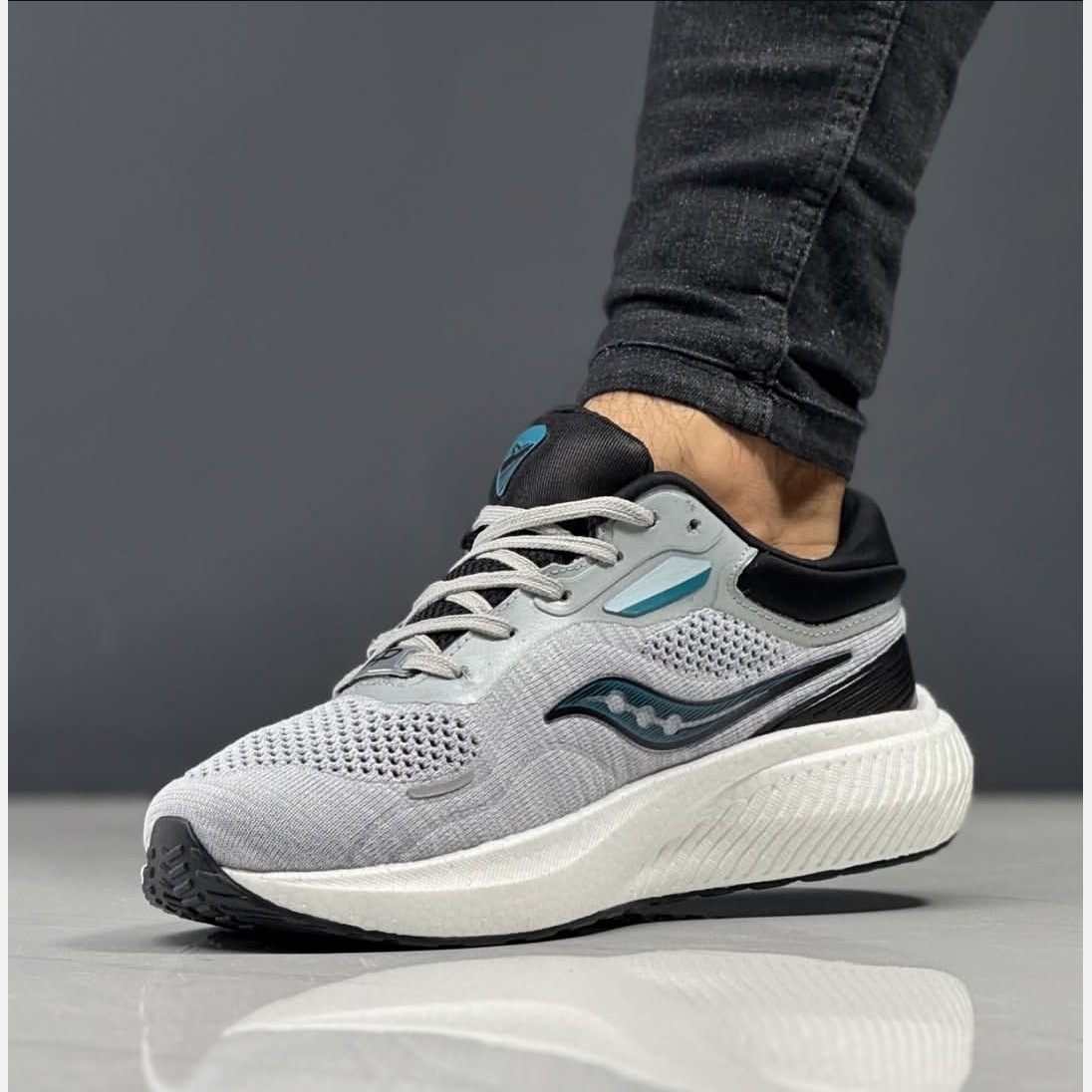 کفش پیاده روی مردانه Saucony (کیفیتA+)