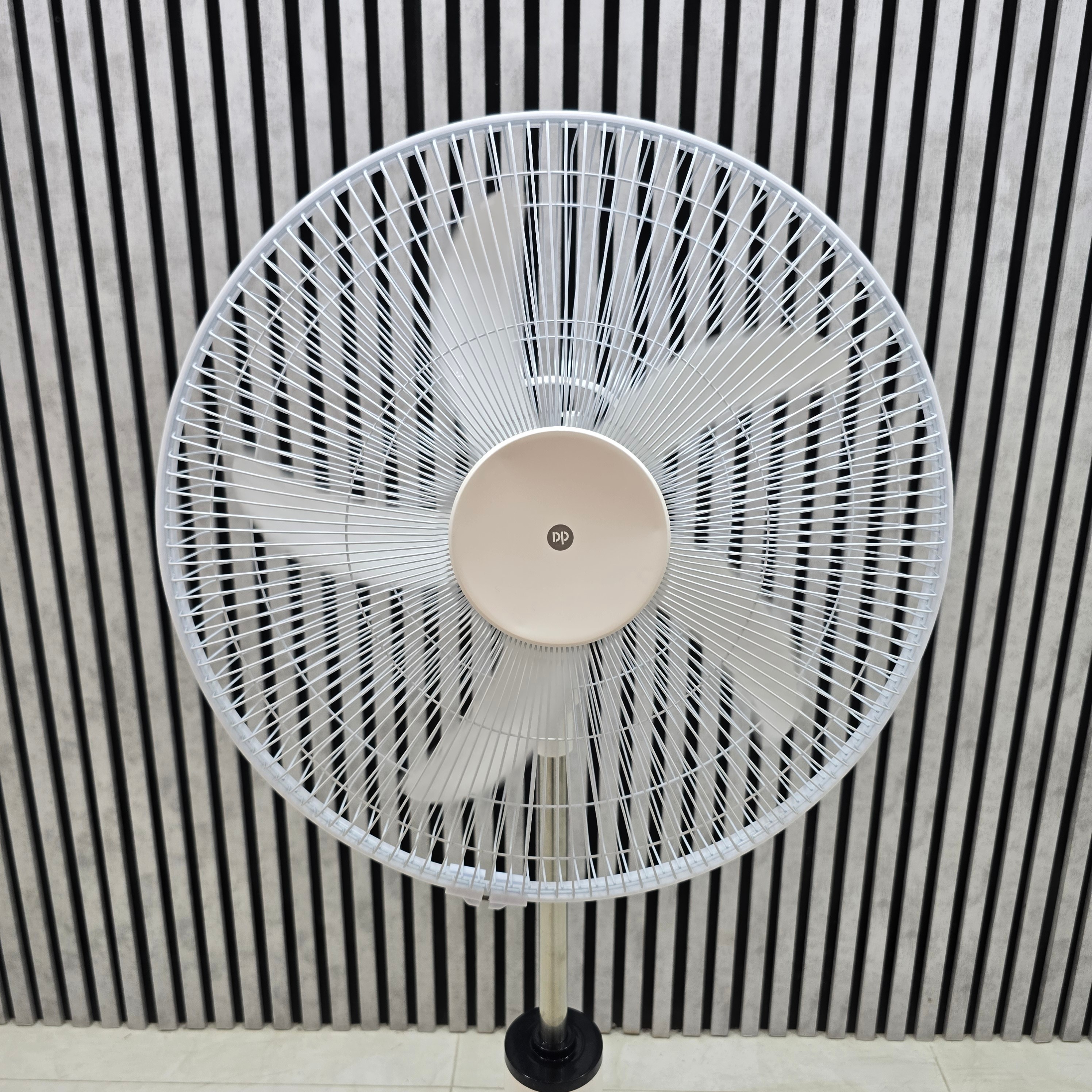 پنکه ایستاده برقی و شارژی دی پی مدل DP-F502 با ارسال رایگان