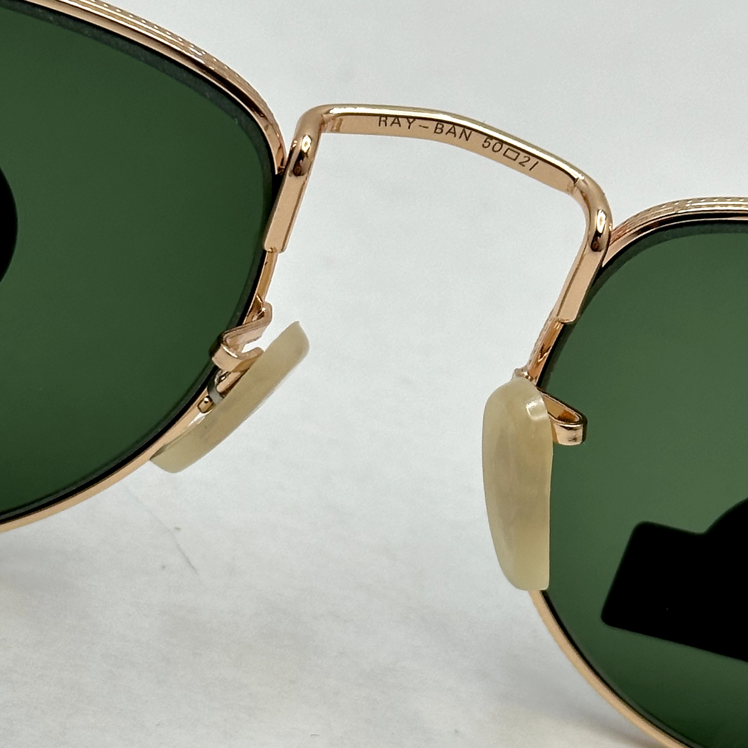 عینک آفتابی ریبن rayban شیشه سنگ سبز طلایی کد rb 3958 - فول پک (ارسال رایگان)