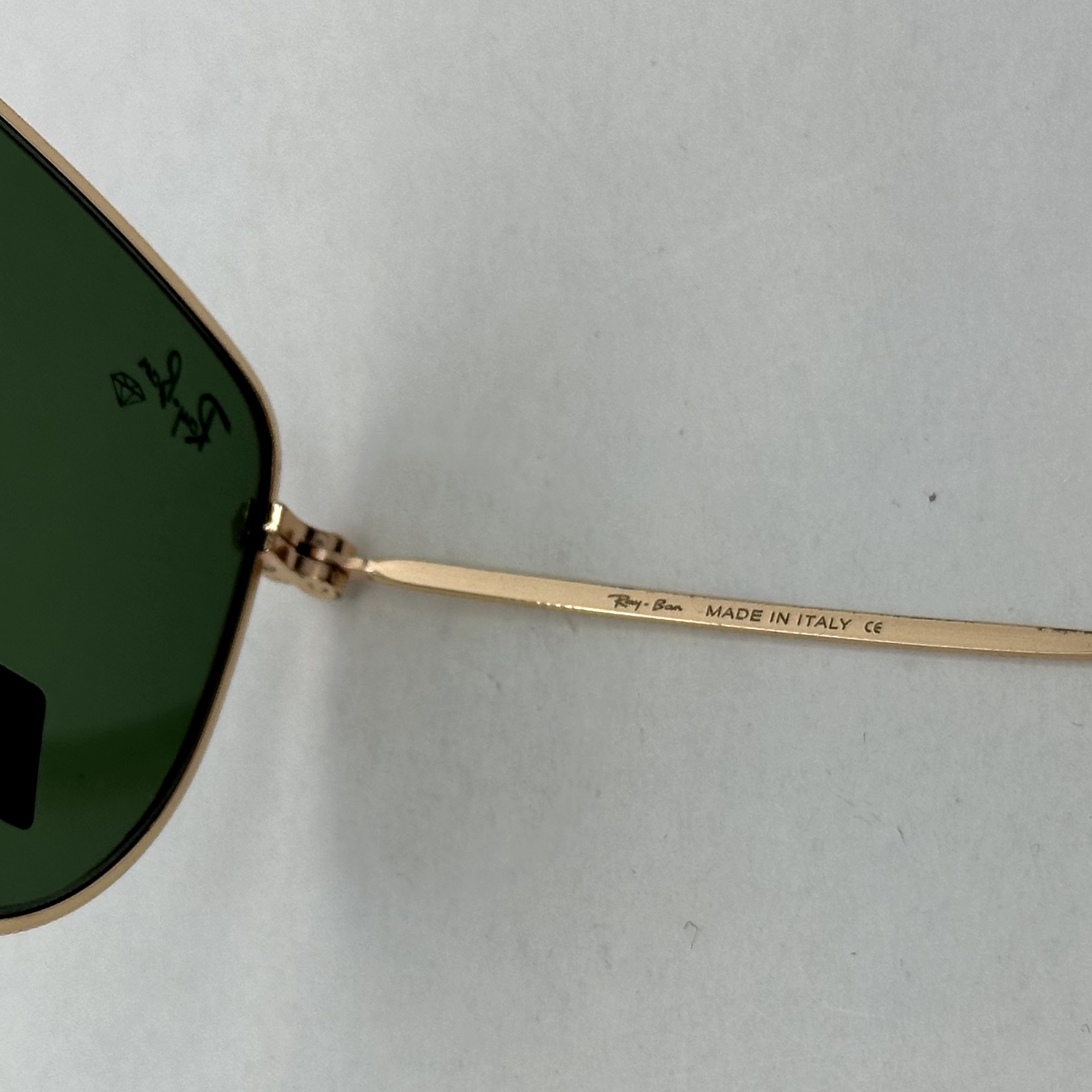 عینک آفتابی ریبن rayban شیشه سنگ سبز طلایی کد rb 3958 - فول پک (ارسال رایگان)