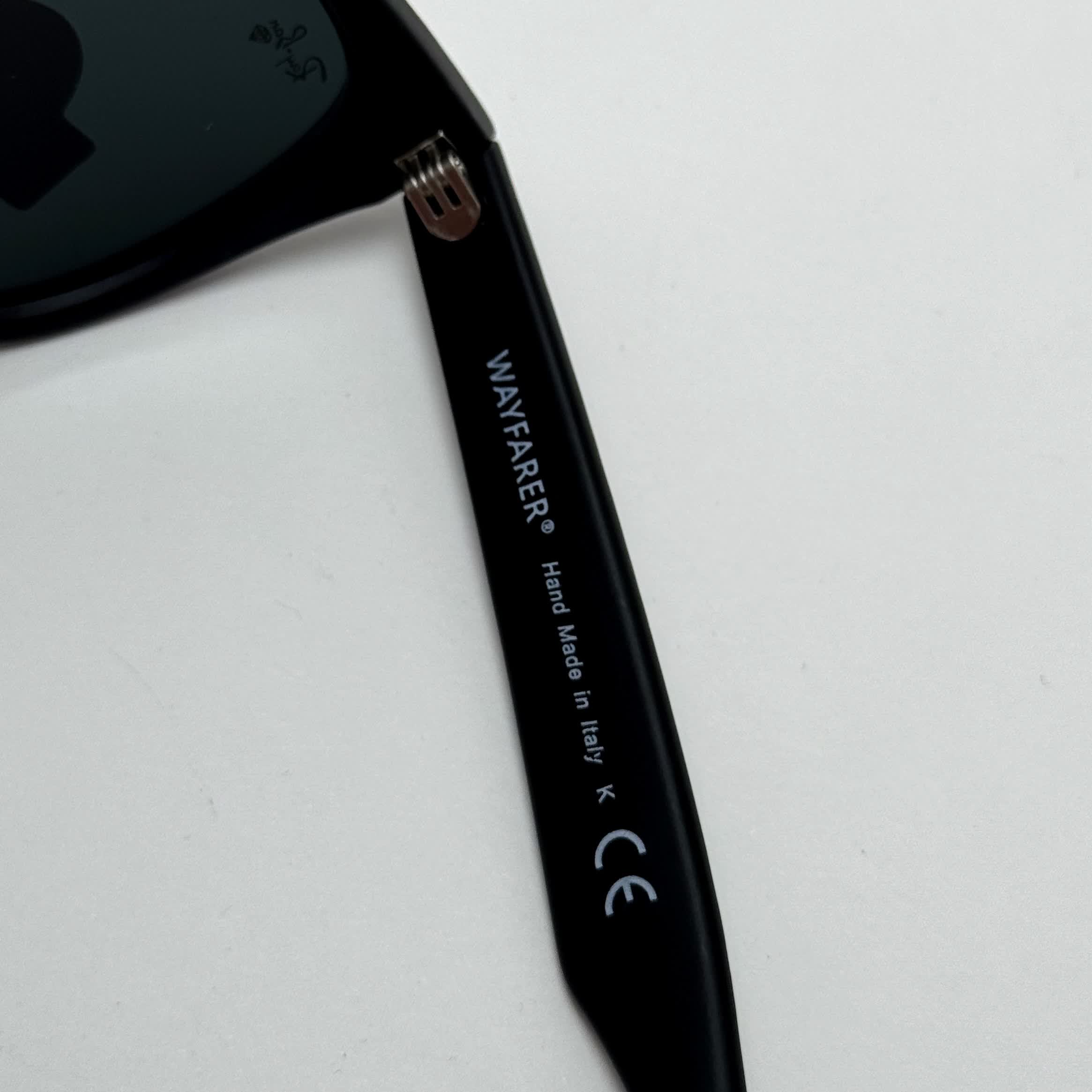 عینک آفتابی ریبن ویفرر شیشه سنگ مشکی که همراه پک کامل ریبن Rayban WAYFARER RB 2140 سایز 54 (ارسال رایگان)