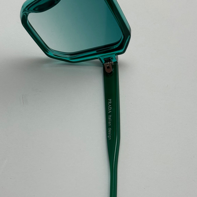 عینک آفتابی و شب پرادا prada سبز کد 32011 (ارسال رایگان)