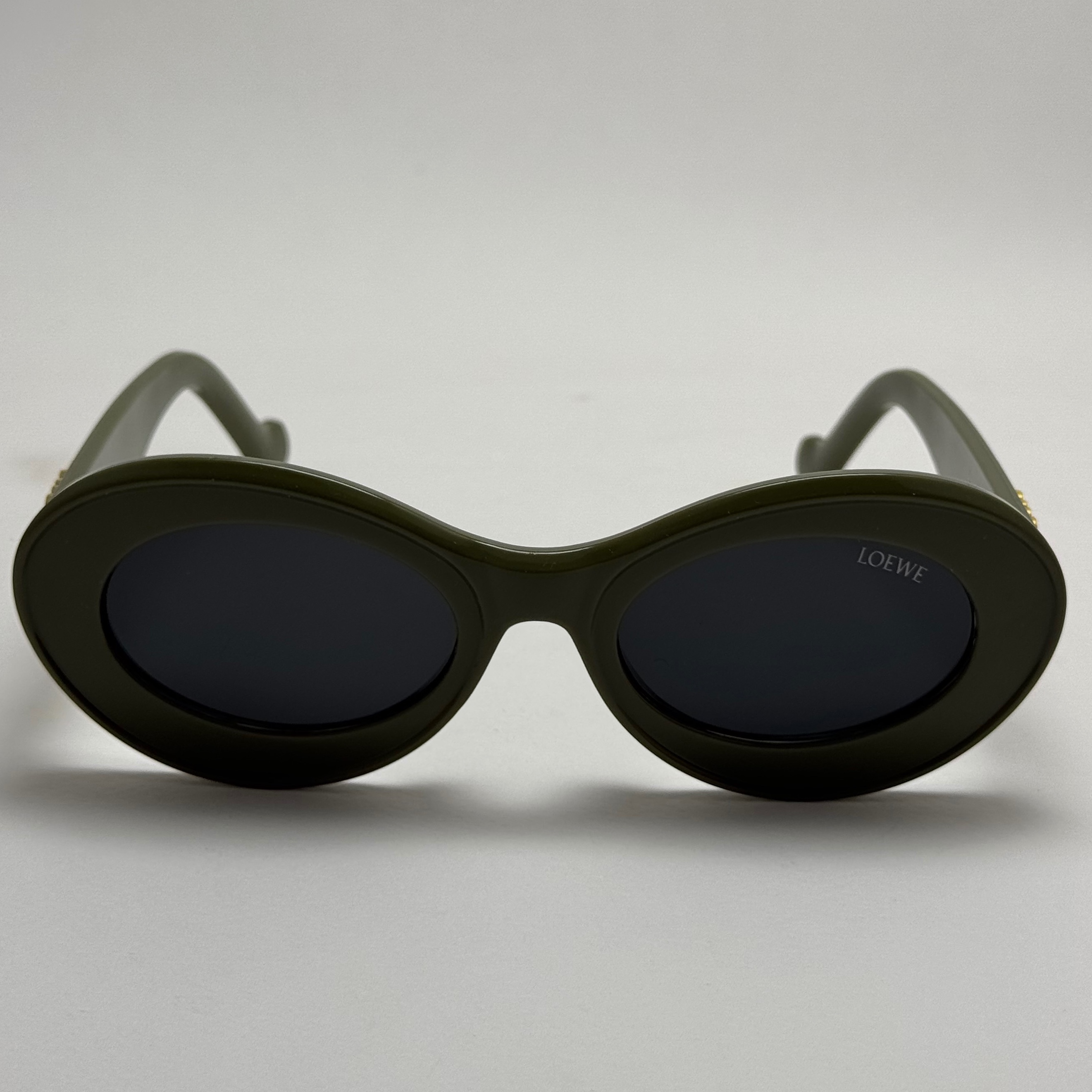 عینک آفتابی زنانه Loewe Oval Chunky لووه بیضی سبز زیتونی عدسی مشکی کد 1207 (ارسال رایگان)