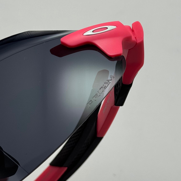 عینک آفتابی اسپرت Oakley اوکلی با لنز PRIZM مشکی دسته صورتی کد 9407 (ارسال رایگان)